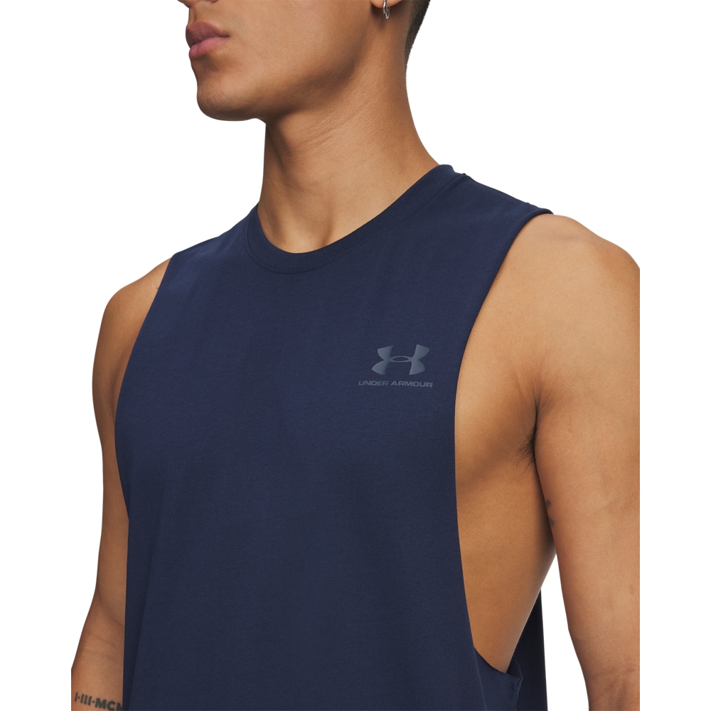Under Armour® Haut d'entraînement »UA LEFT CHEST CUT OFF TANK« sportliche Schnittform, für Trainingseinheiten, leichtes Design