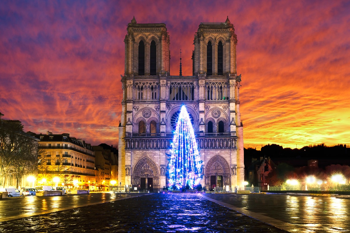Image of Papermoon Fototapete »Notre Dame Sonnenaufgang«, Vliestapete, hochwertiger Digitaldruck bei Ackermann Versand Schweiz
