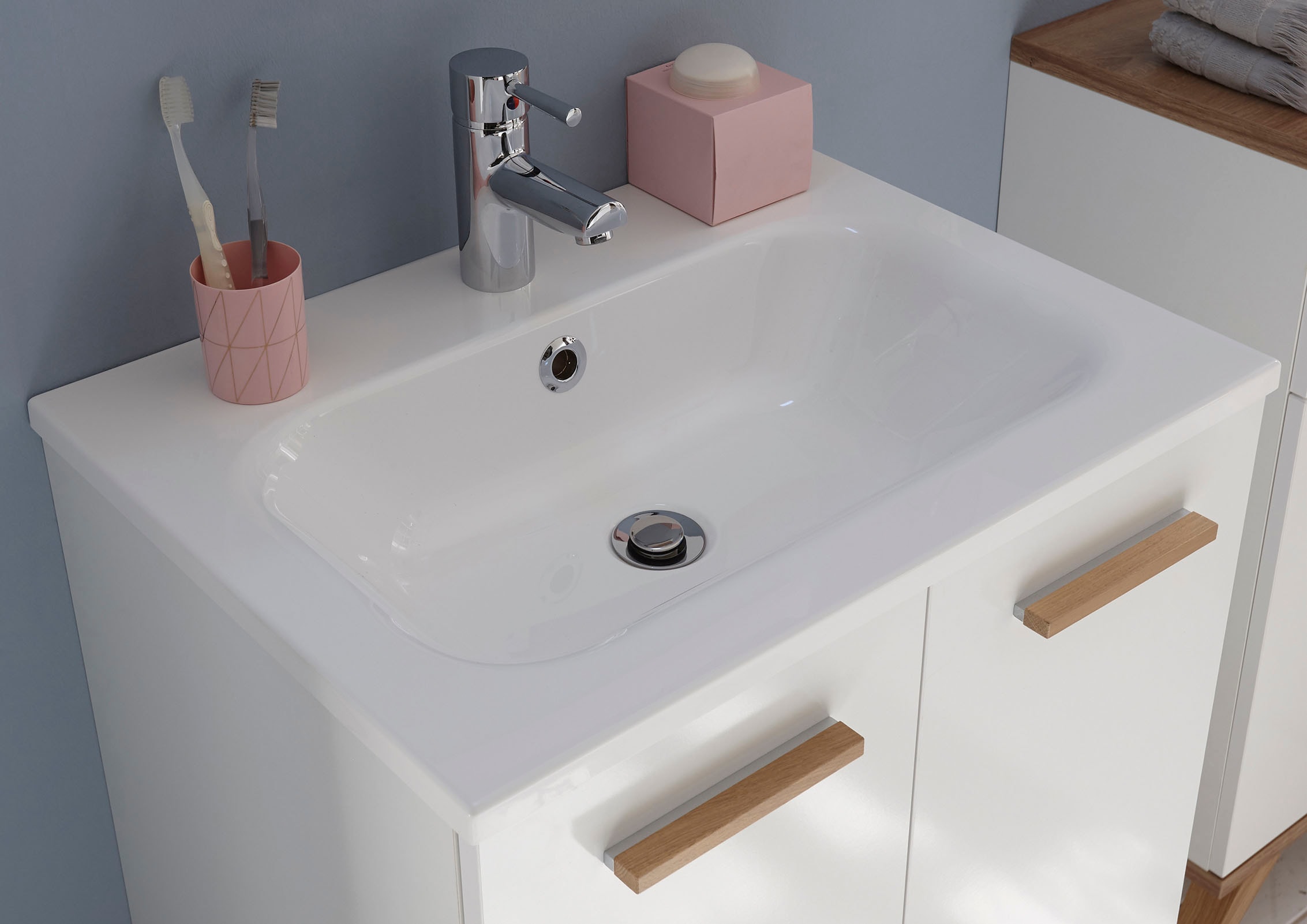 Saphir Waschtisch »Quickset Mineralmarmor-Waschtisch mit Unterschrank, 61 cm breit« Wachplatz, Holzgriffe, inkl. Türdämpfer, 2 Türen, 1 Schublade