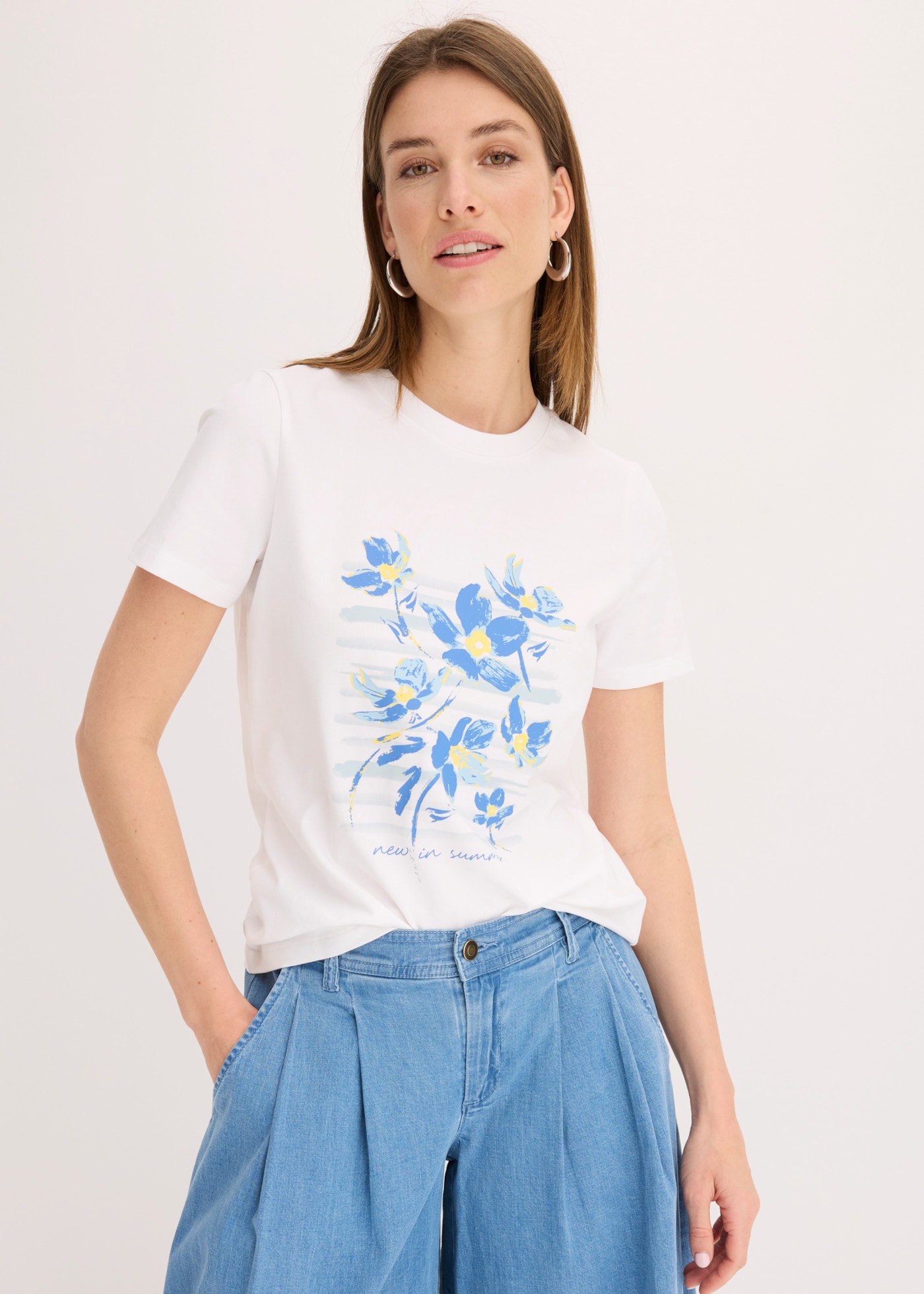 Image of bonprix T-Shirt bequeme Passform, aus Baumwolle und Elasthan, Kurzarm-Design