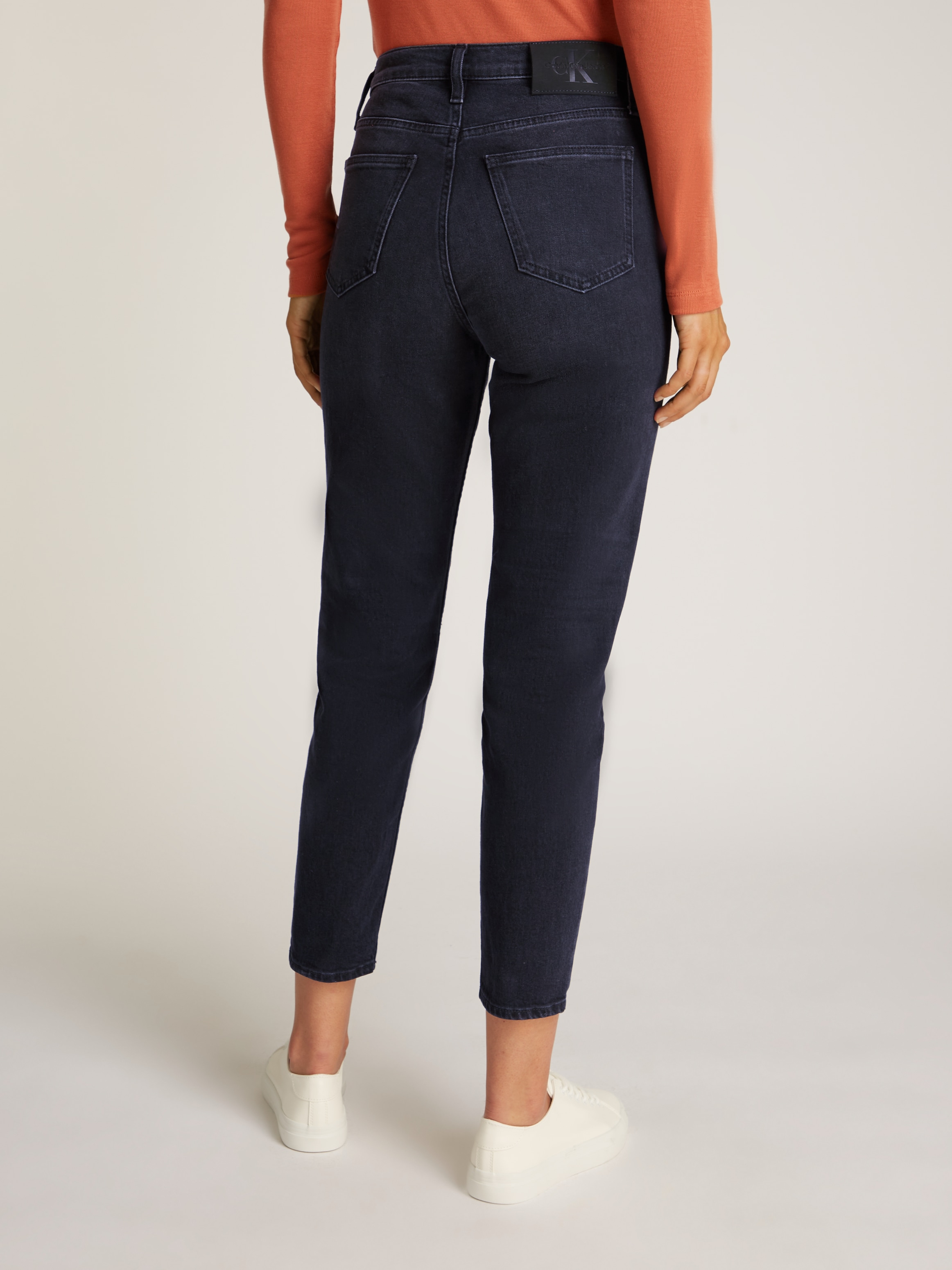 Calvin Klein Jeans Mom-Jeans »MOM JEAN«, mit Coinpocket, Logodruck