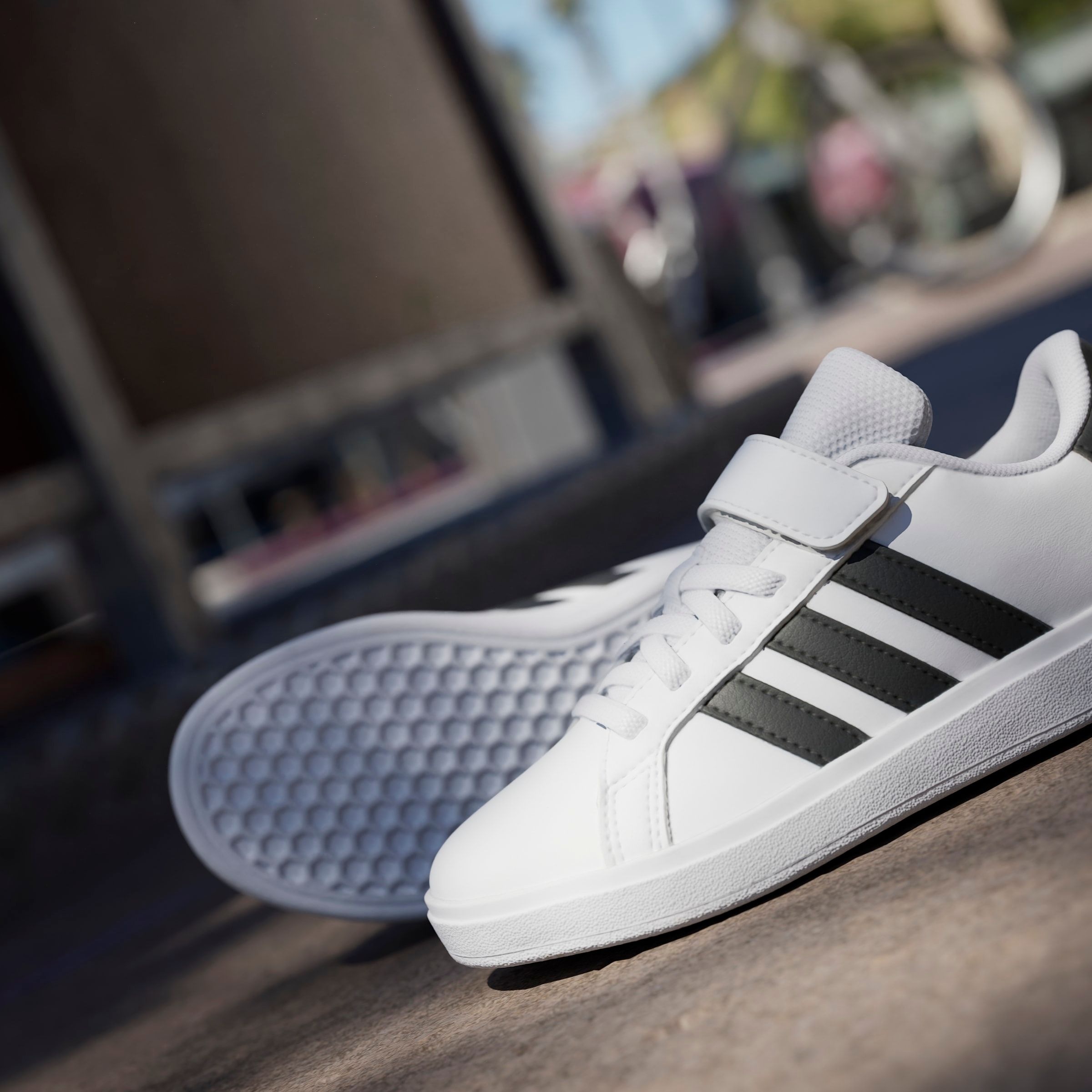 adidas Sportswear Sneaker »GRAND COURT 2.0 KIDS«, Design auf den Spuren des adidas Superstar