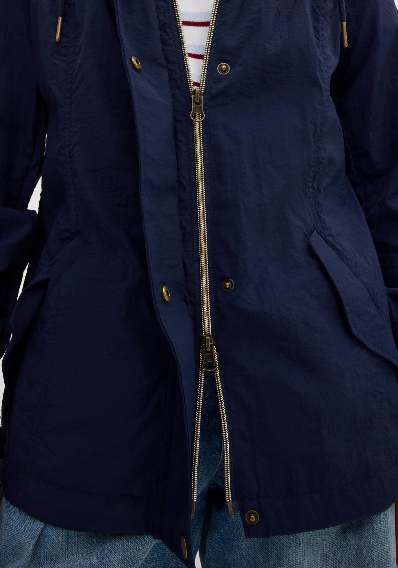 bonprix Veste tous temps mit Kapuze sportlicher Stil, leichter Parka mit Kapuze, mit seitlichen Taschen