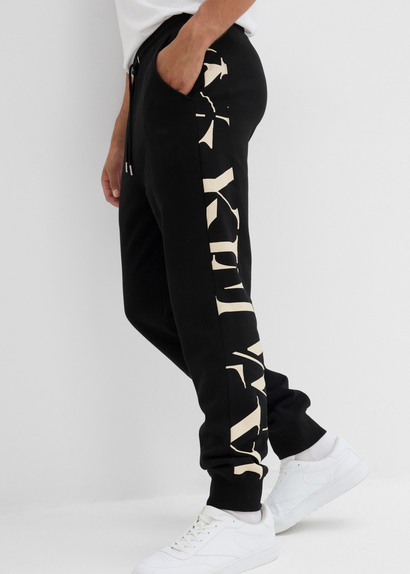 bonprix Sweathose  mit Print-Einsatz, Regular Fit, aus Baumwolle