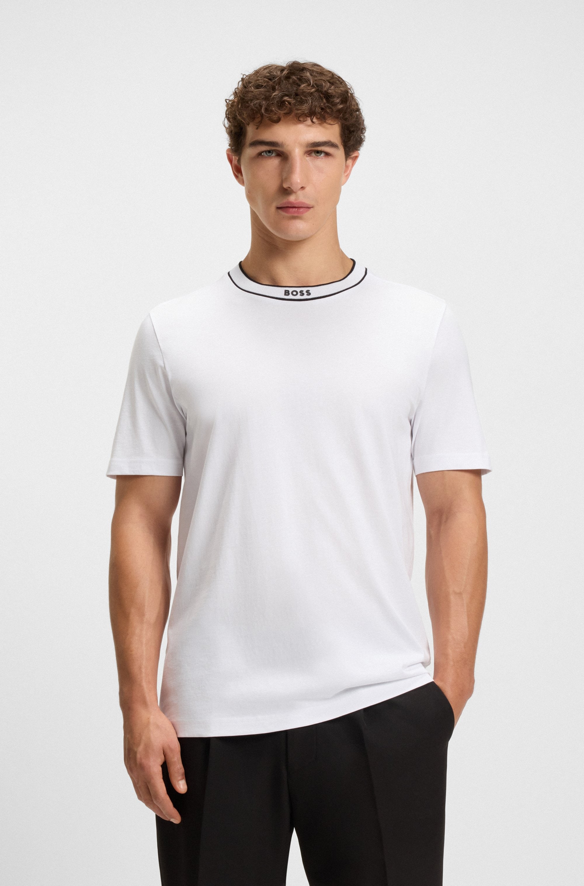 Image of BOSS GREEN T-Shirt "Tee" mit Streifendetail am Ausschnitt