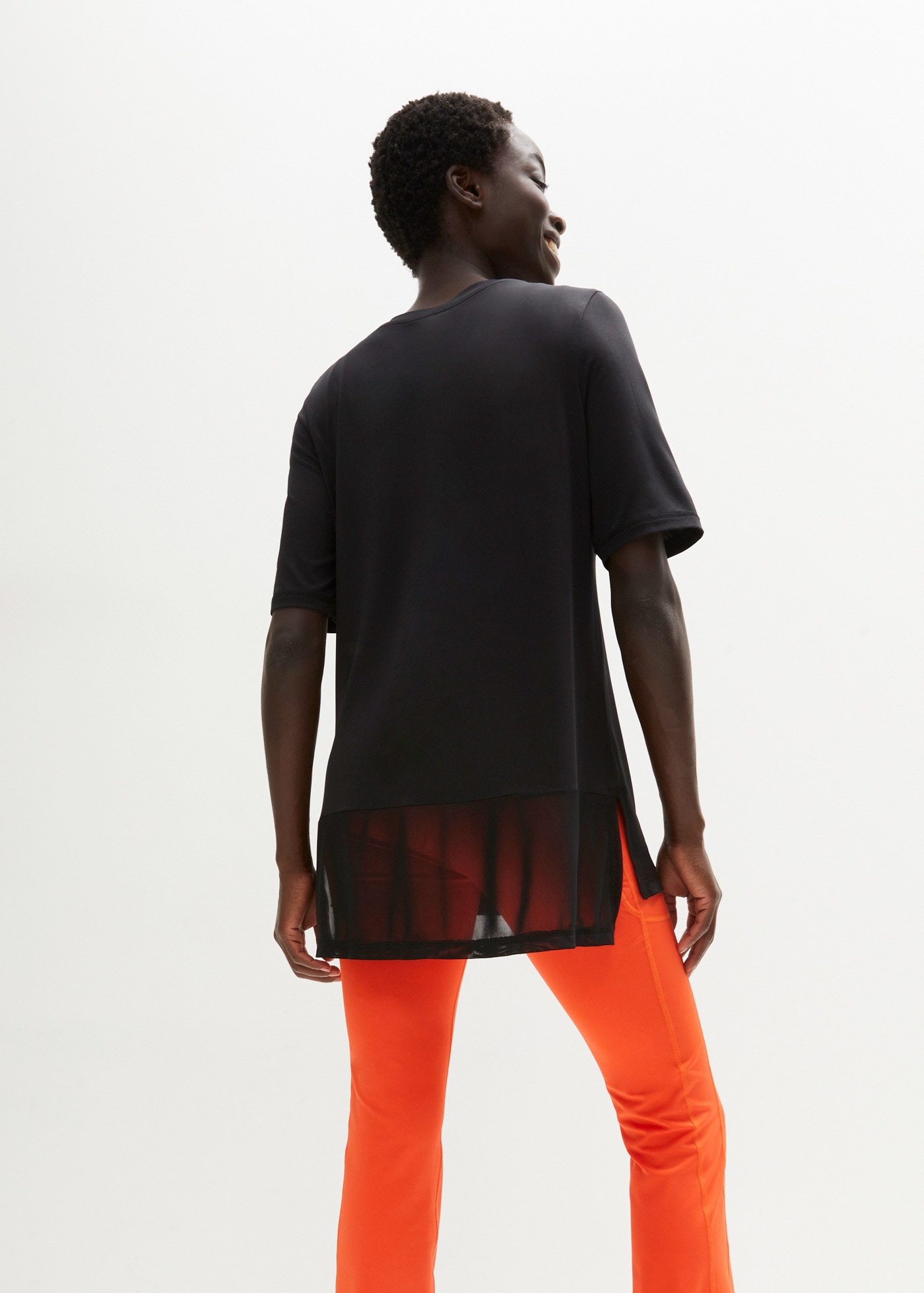 bonprix T-Shirt bequeme Passform, Halbarm, sportlicher Stil, mit Mesheinsatz im Rücken