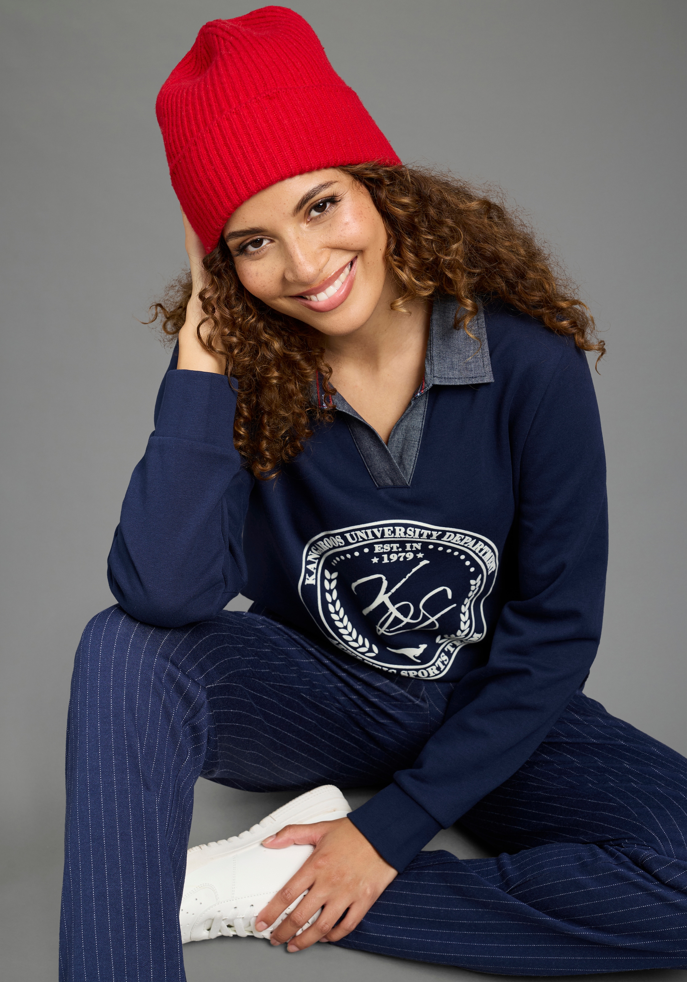 KangaROOS Sweat-shirt , avec col polo et patte de boutonnage, coupe longueur hanches
