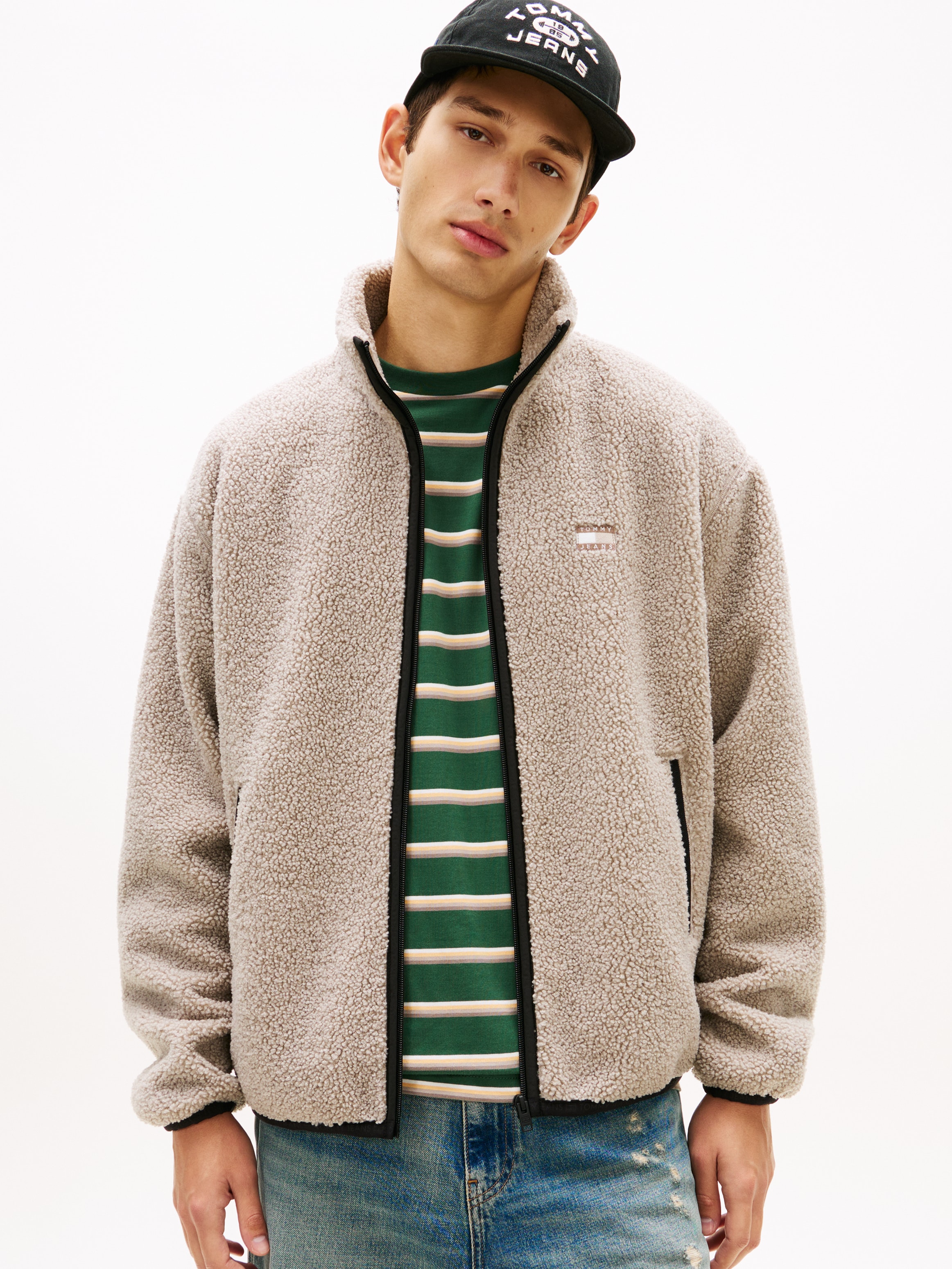 Tommy Jeans Fleecejacke »TJM BADGE TEDDY« Stehkragen, Teddyfleece, relaxed fit