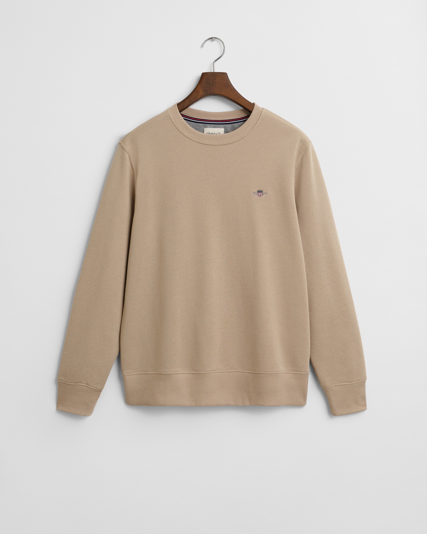 Gant Sweatshirt »REG SHIELD C-NECK SWEAT«, mit Logostickerei auf der Brust