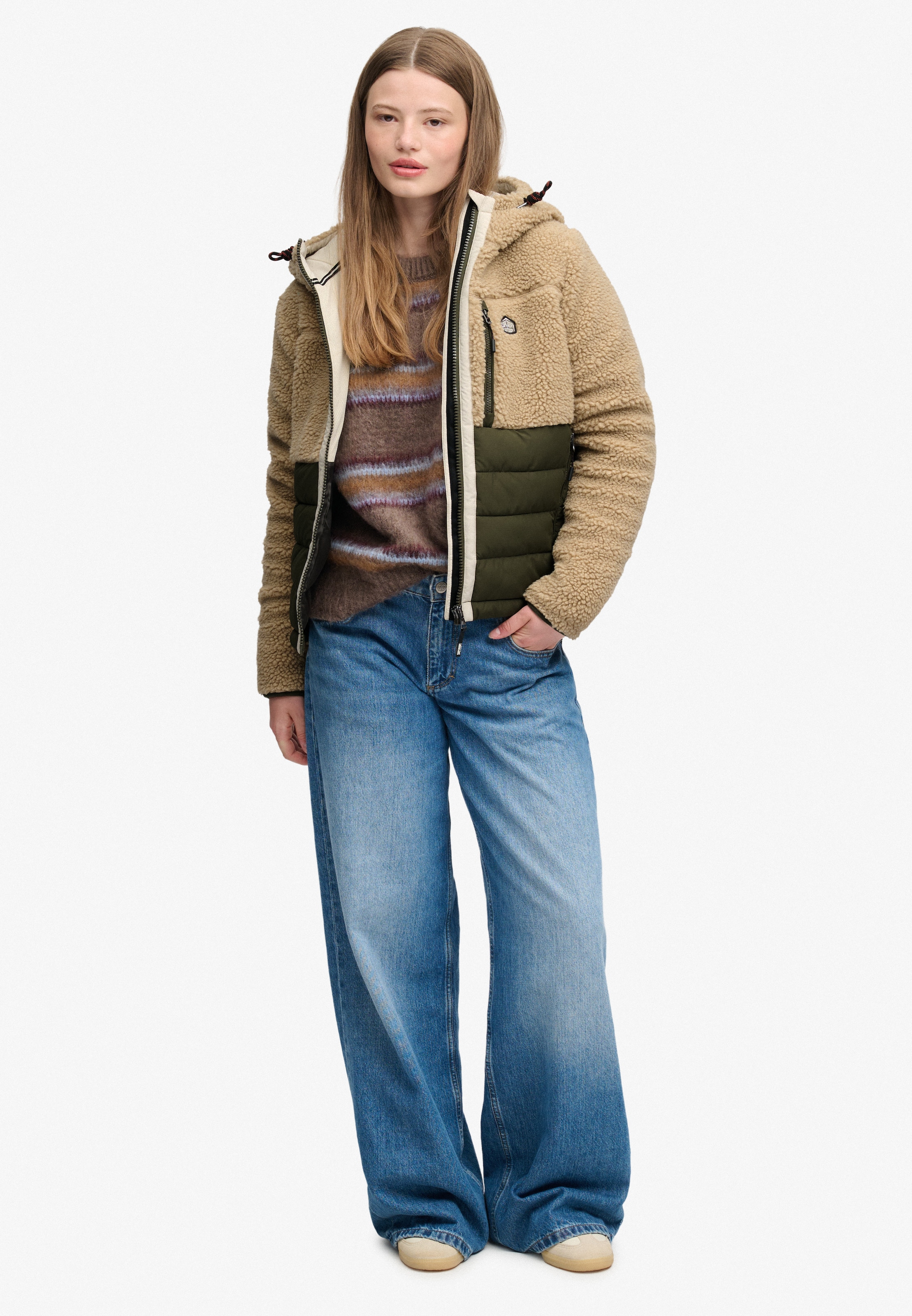 Superdry Veste hybride »OUTDOOR BORG QUILT HYBRID« avec capuche Kunstfaser, relaxed fit