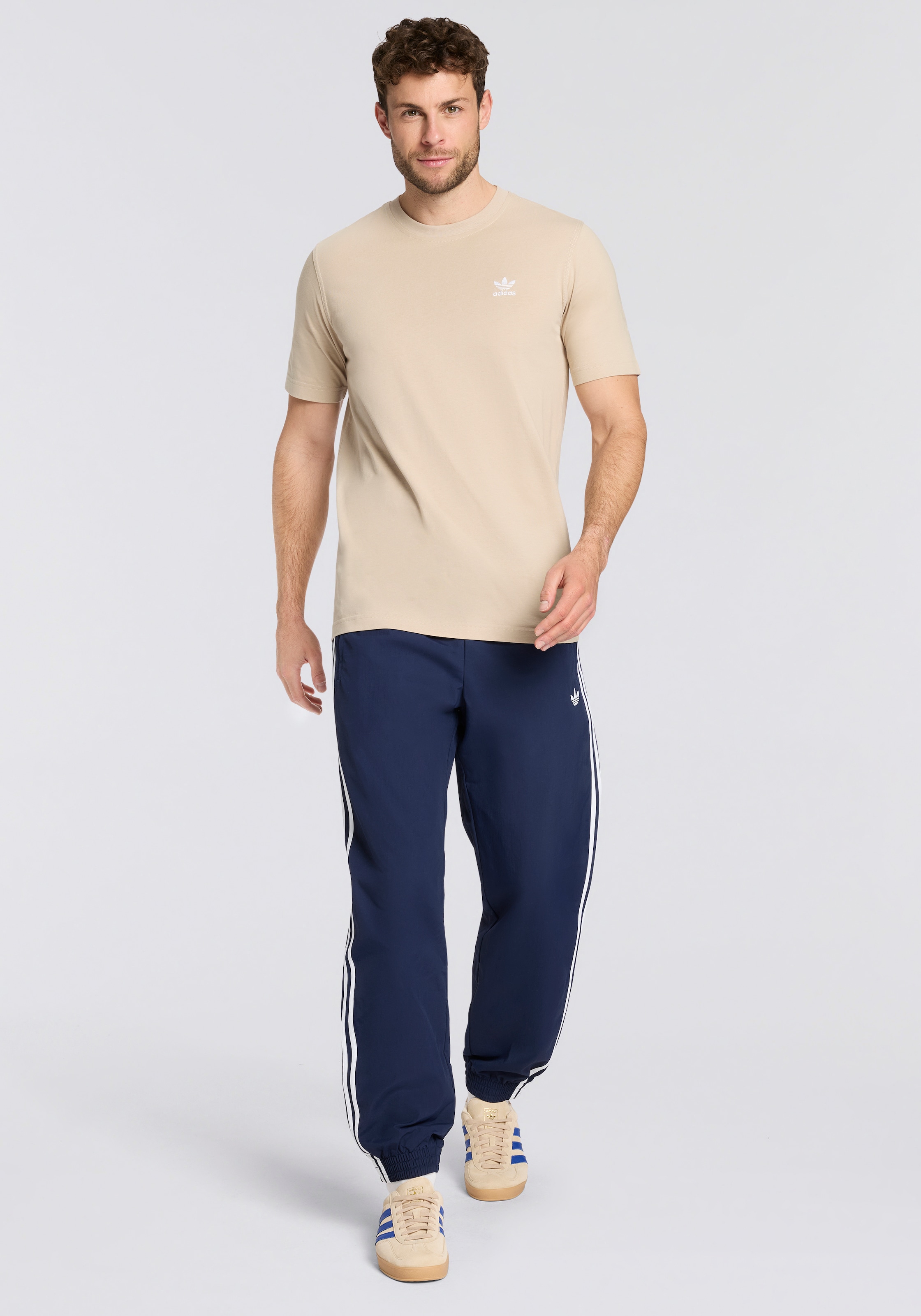 adidas Originals T-shirt »TREFOIL ESSENTIALS« sportlicher Stil, Kurzarm, mit Rundhalsausschnitt