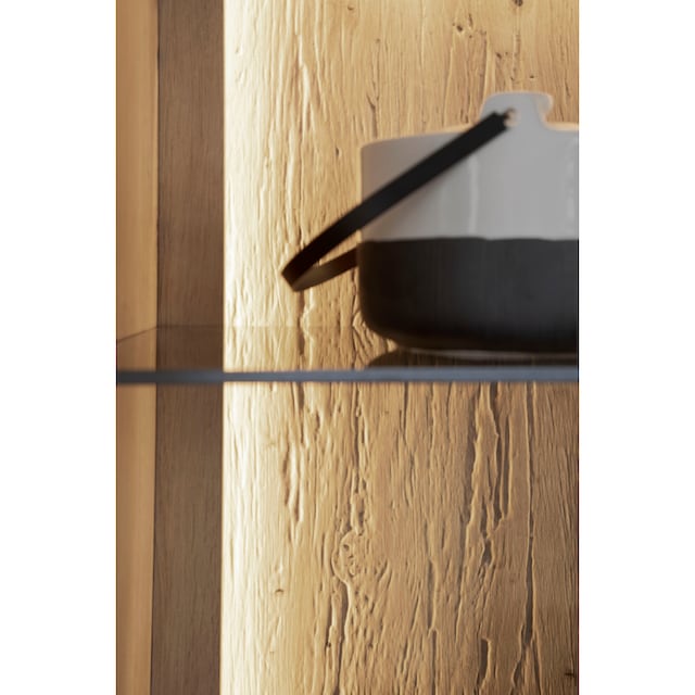 MCA furniture Vitrine »Lizzano«, Wohnzimmerschrank mit 3-D Rückwand,  wahlweise mit Beleuchtung versandkostenfrei auf