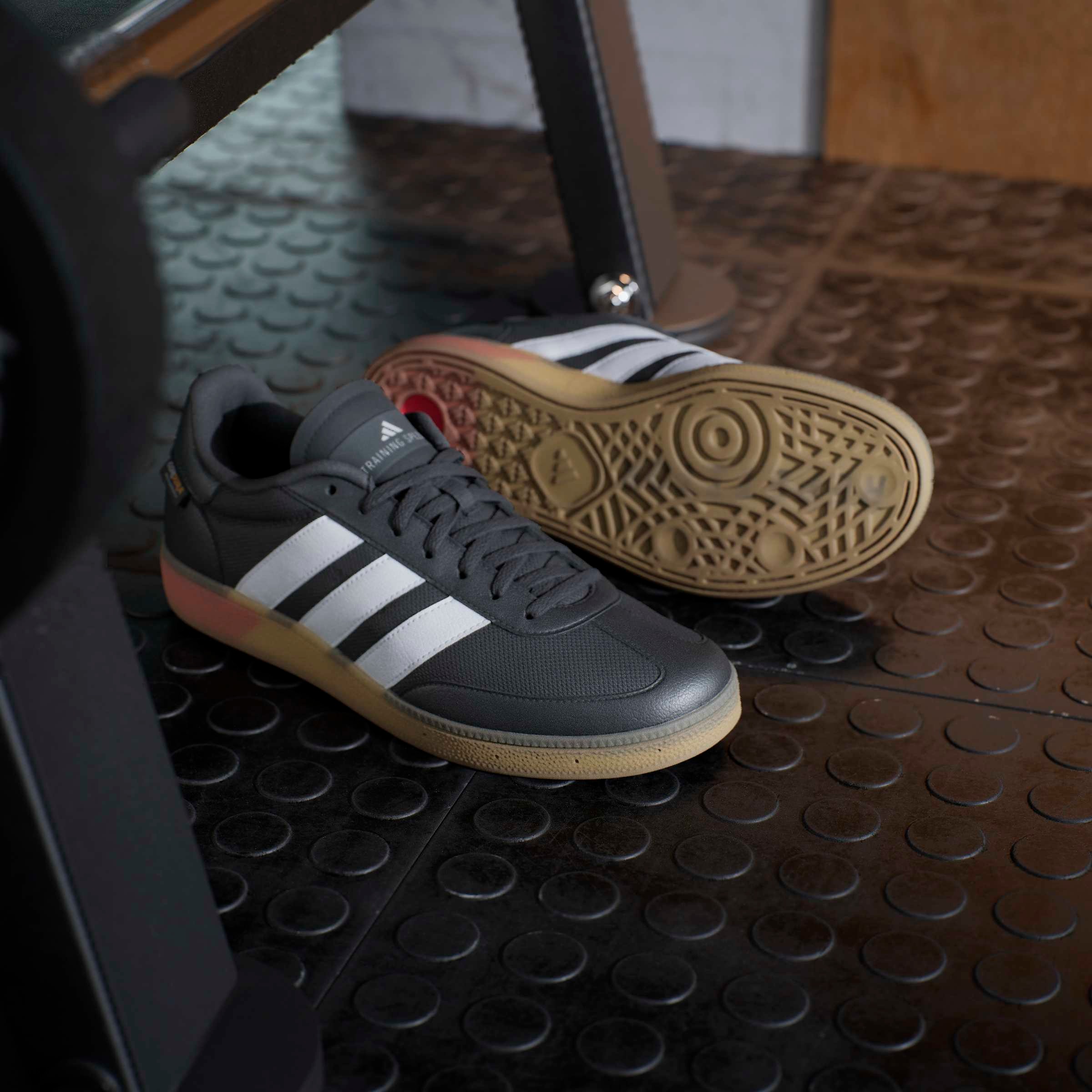 adidas Performance Chaussure d'entraînement »SPEZIAL«  particulièrement adapté pour la salle de sport et le fitness
