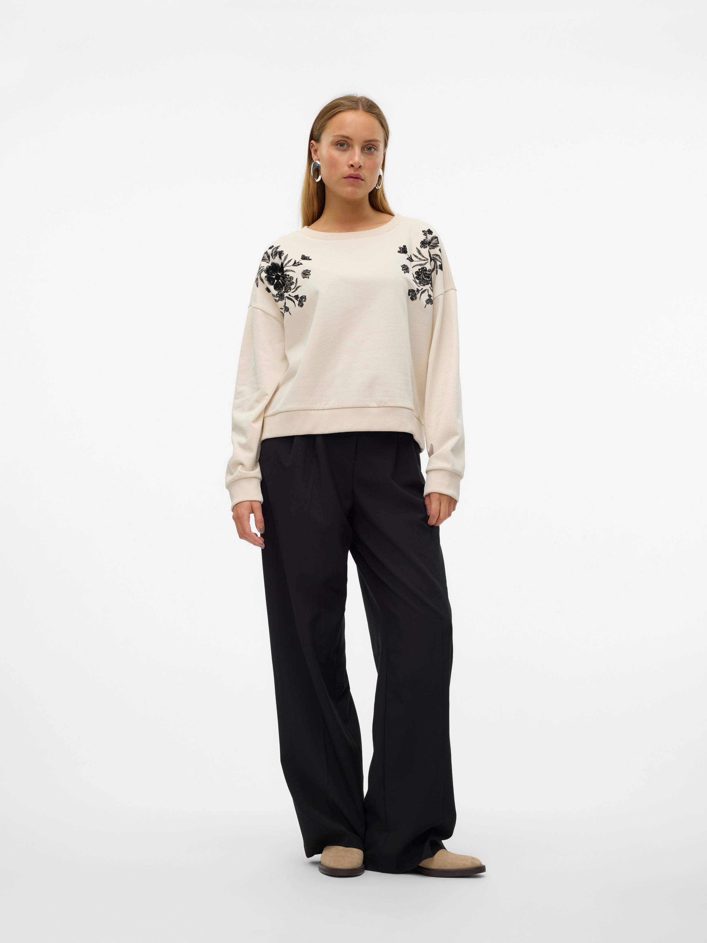 Vero Moda Sweater »VMHELEN TRINA LS SWEAT BOX JRS GA«, mit Blumenprint
