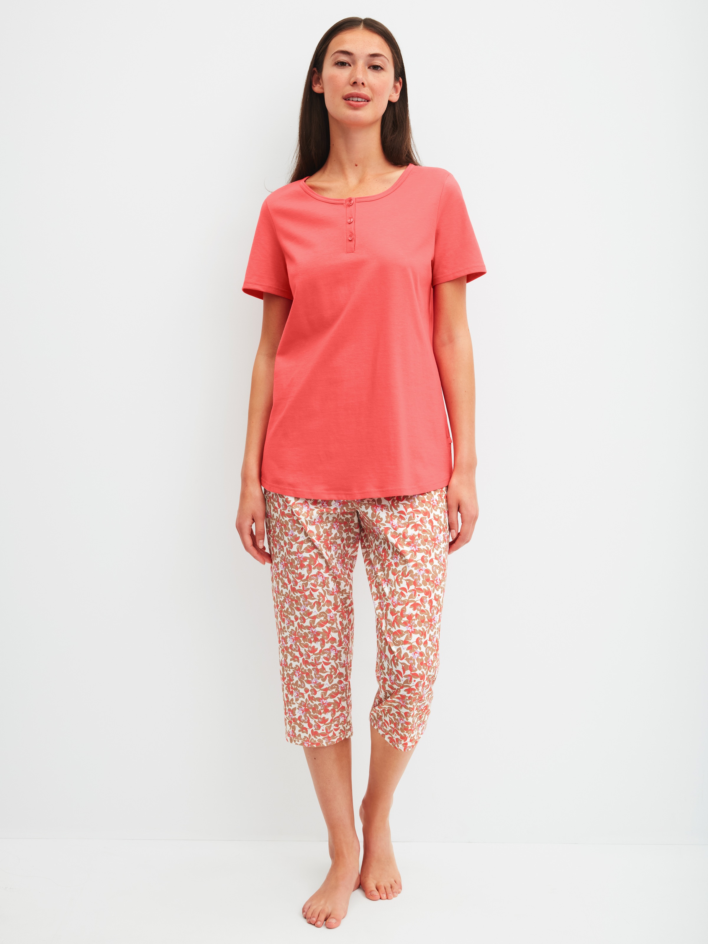 Image of CALIDA Capri-Pyjama "Flower Nights" 2 mit Rundhalsausschnitt, in 3/4-Länge mit floralem Muster