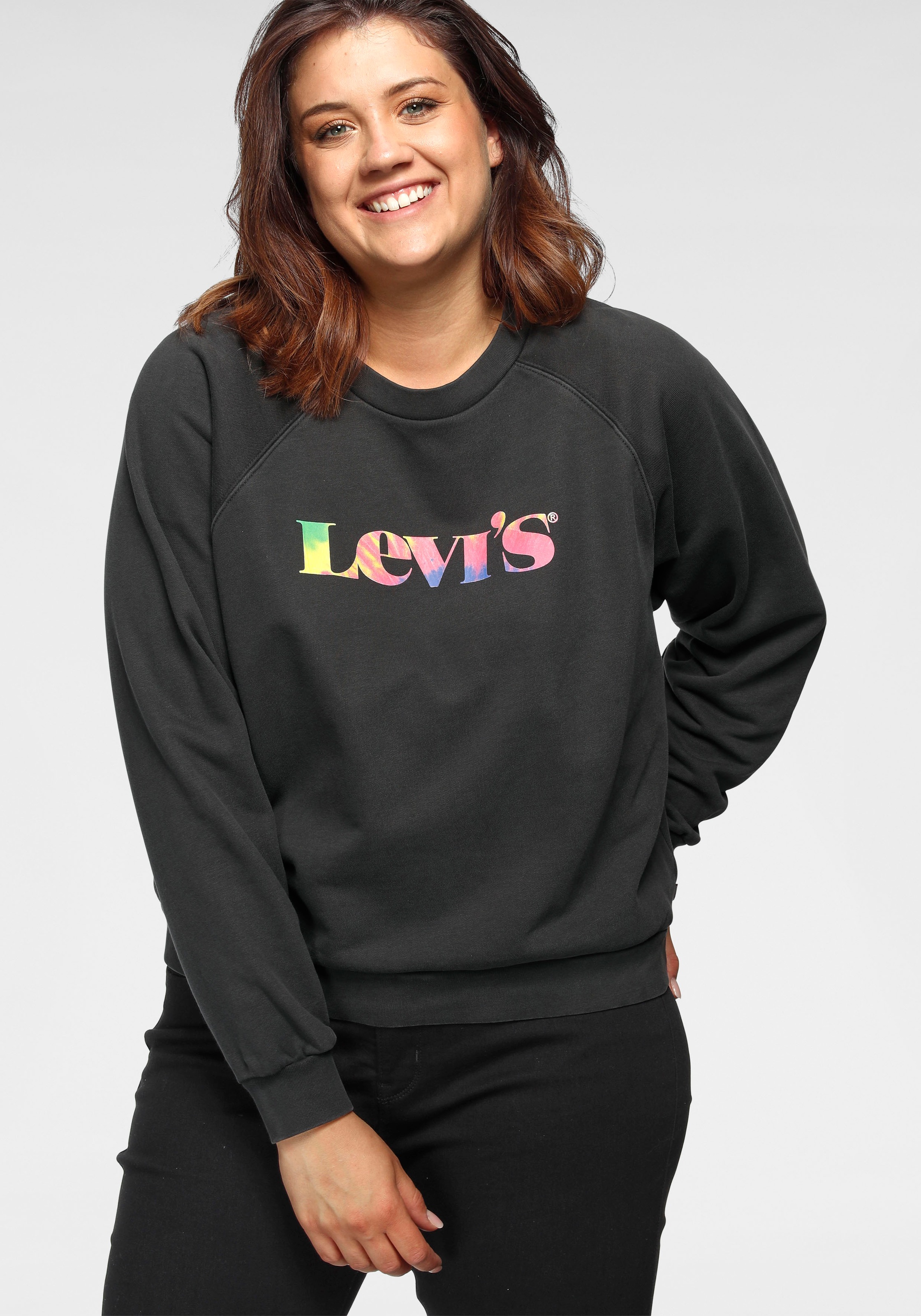 Image of Levi's® Plus Sweatshirt »VINTAGE RAGLAN CREW«, mit Batik-Levi`s®-Logo auf der Brust bei Ackermann Versand Schweiz