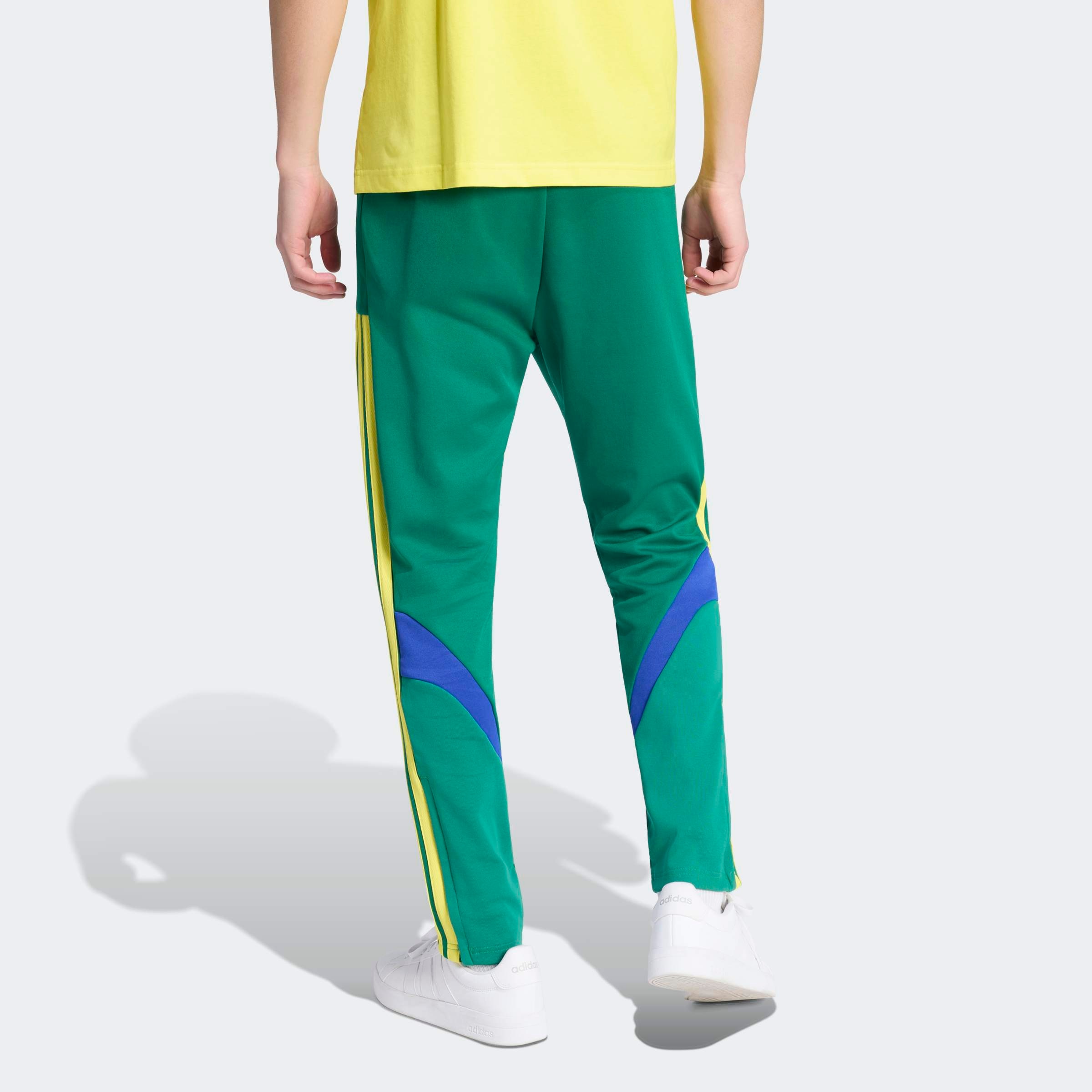 adidas Sportswear Sporthose »HOUSE OF TIRO NATIONS PACK«  für Erwachsene, mit Kordelverschluss, aus Baumwolle