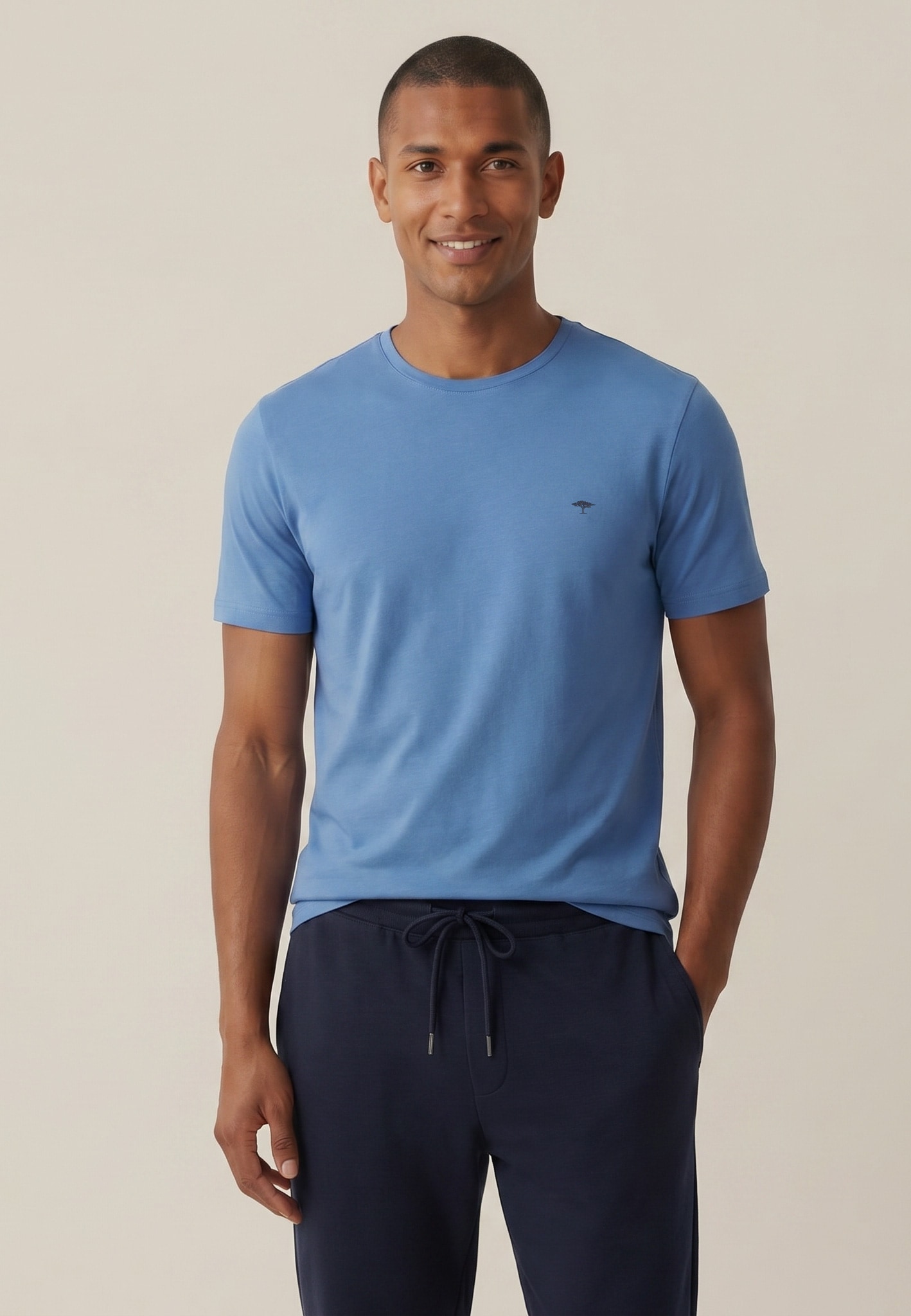 FYNCH-HATTON T-shirt »FYNCH-HATTON Basic T-Shirt« Sommershirt in unifarben, mit Logostickerei