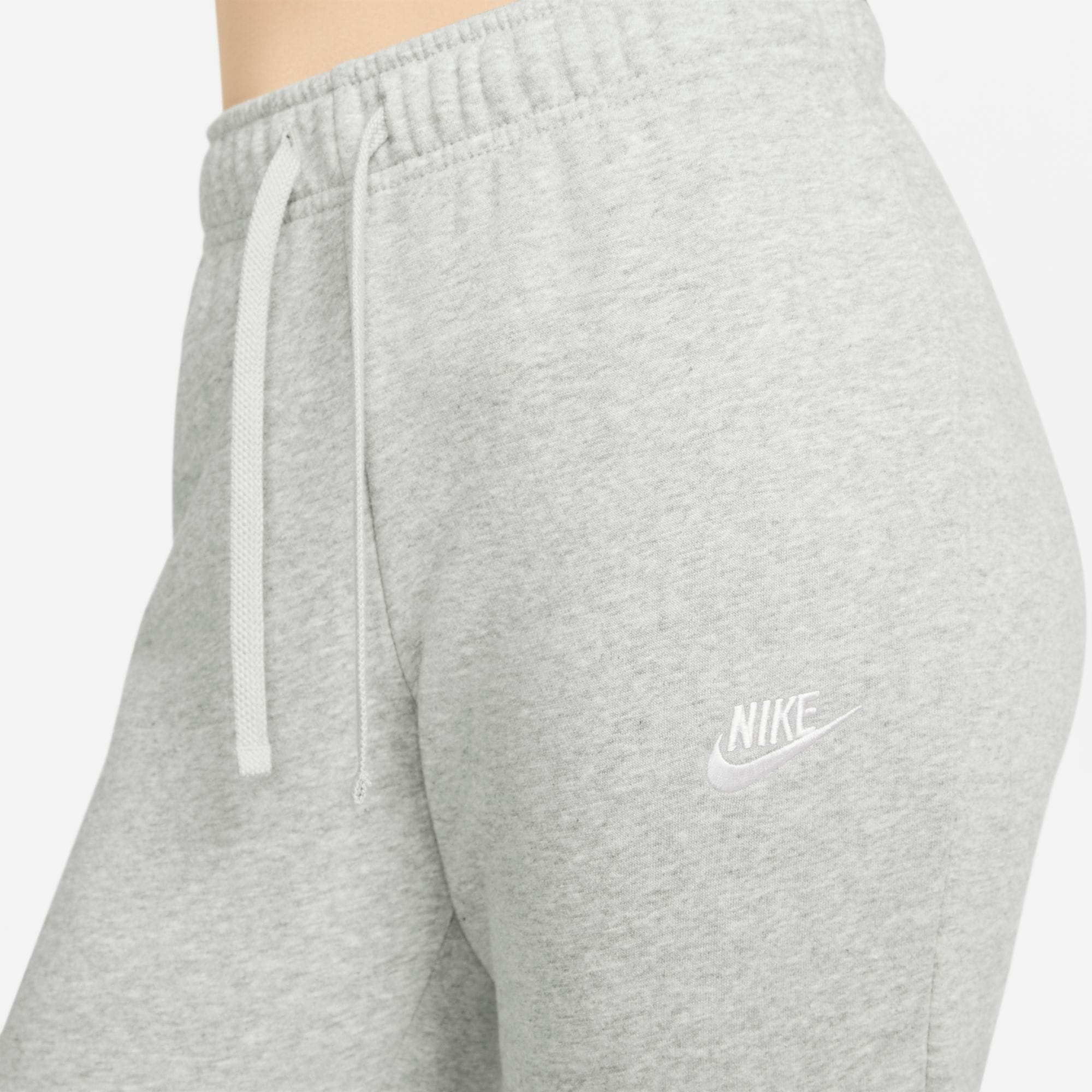 Nike Sportswear Jogginghose »Club Fleece Women's Mid-Rise Slim Joggers«