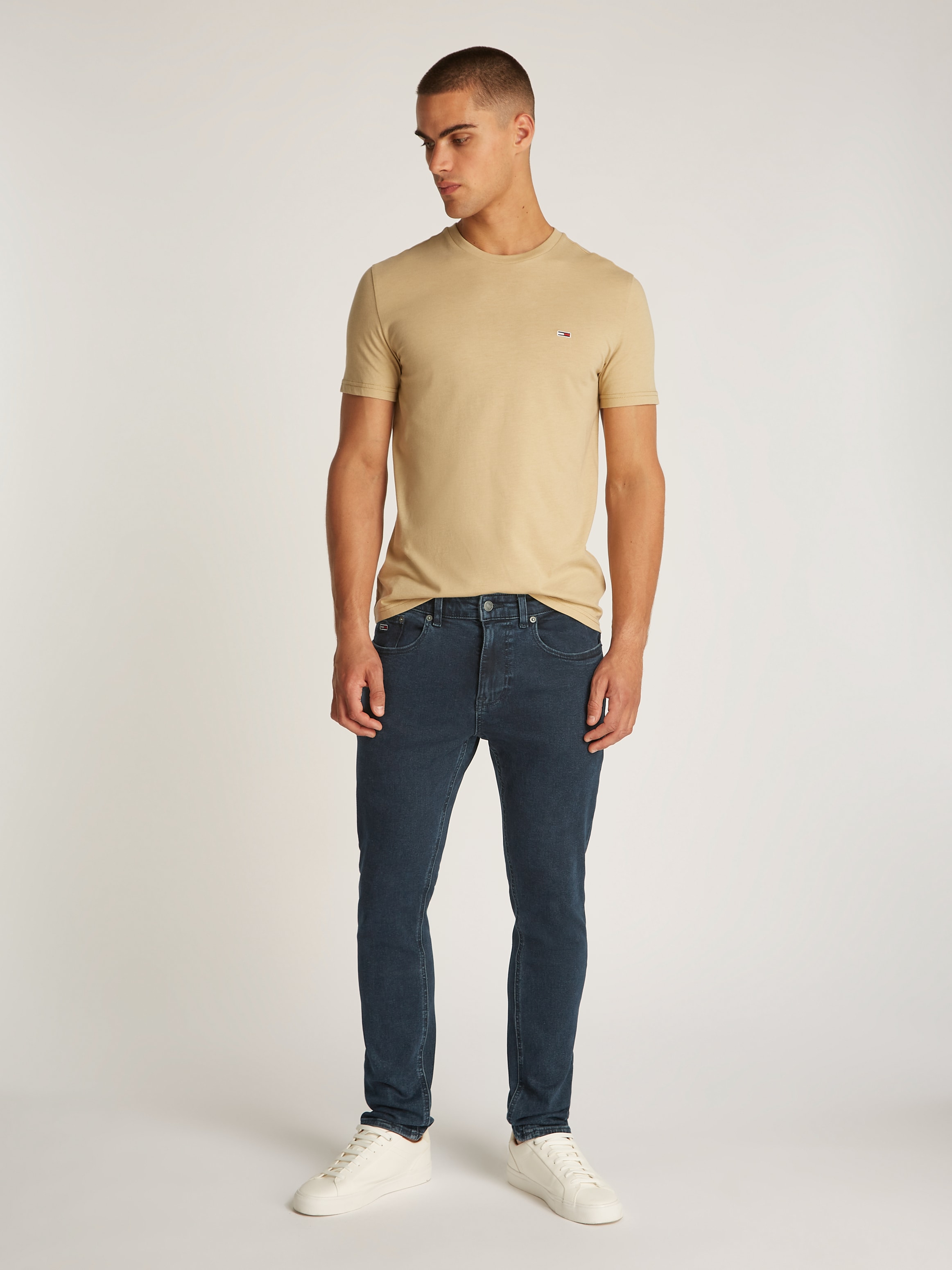 Tommy Jeans Tapered-fit-Jeans »Austim Slim Tapered«, mit Logostickereien