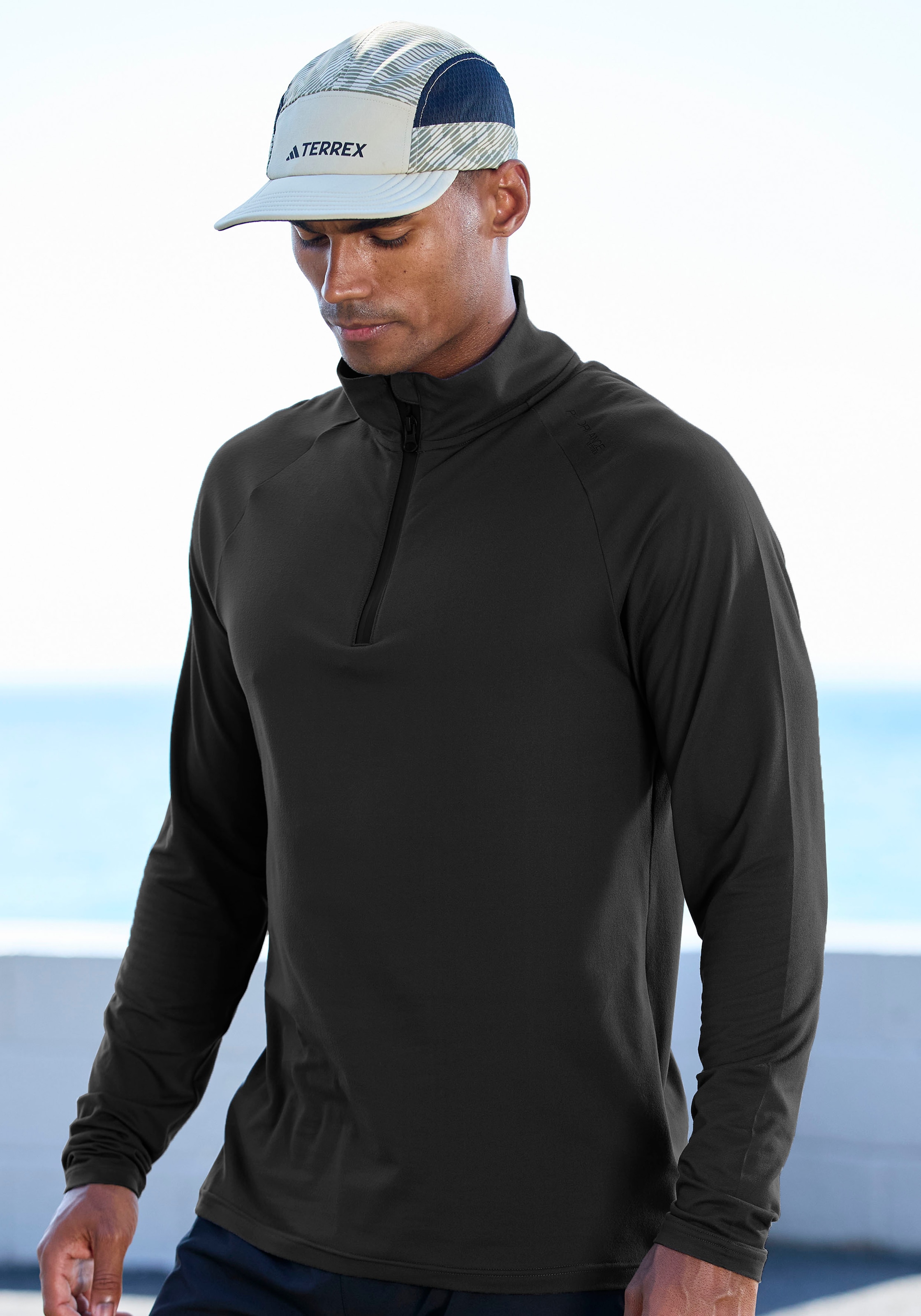 Image of AUTHENTIC LE JOGGER Funktionsshirt mit Stehkragen und Reissverschluss