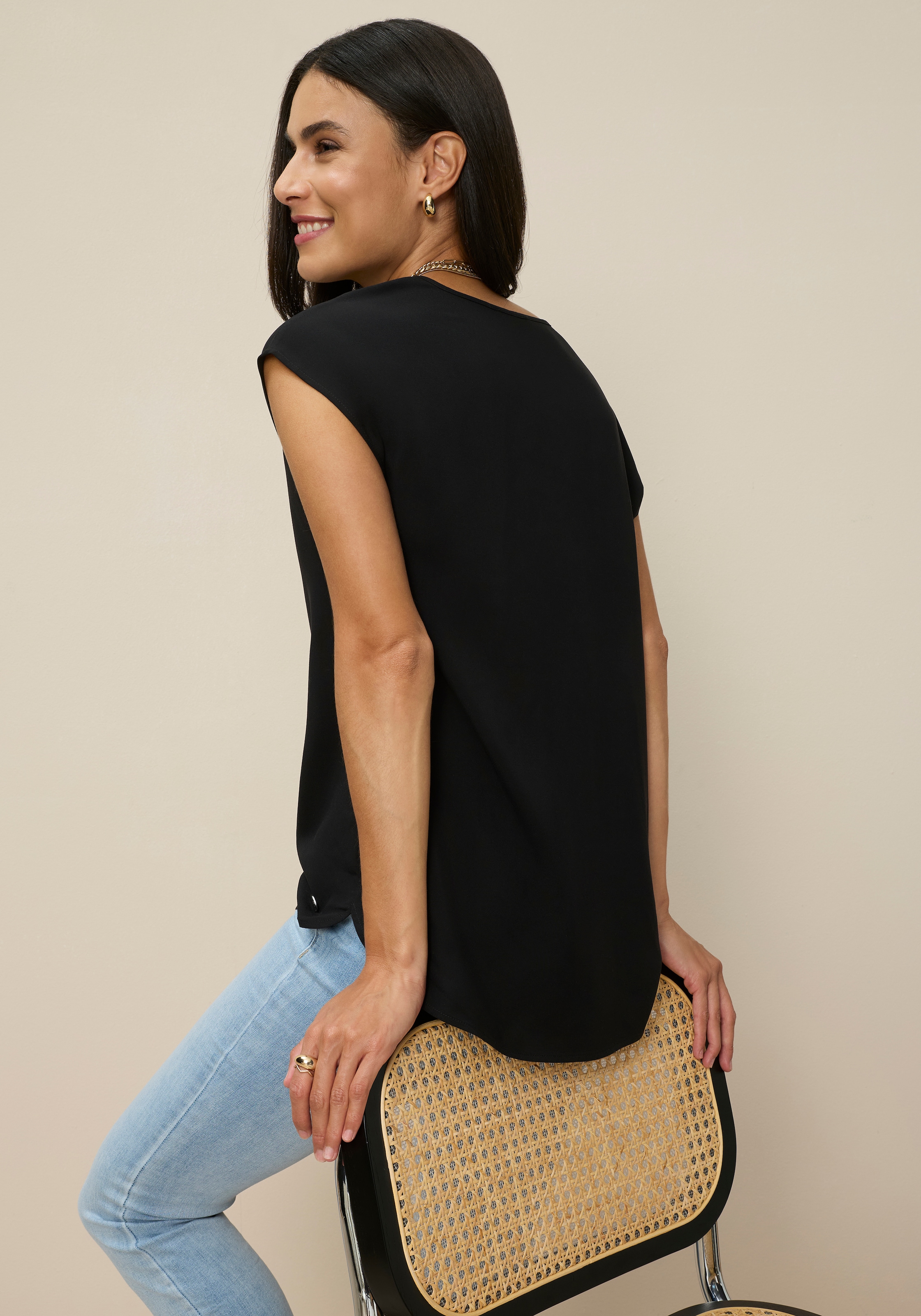 Tamaris Chemisier à chemise in Lässiger Form mit V-Ausschnitt