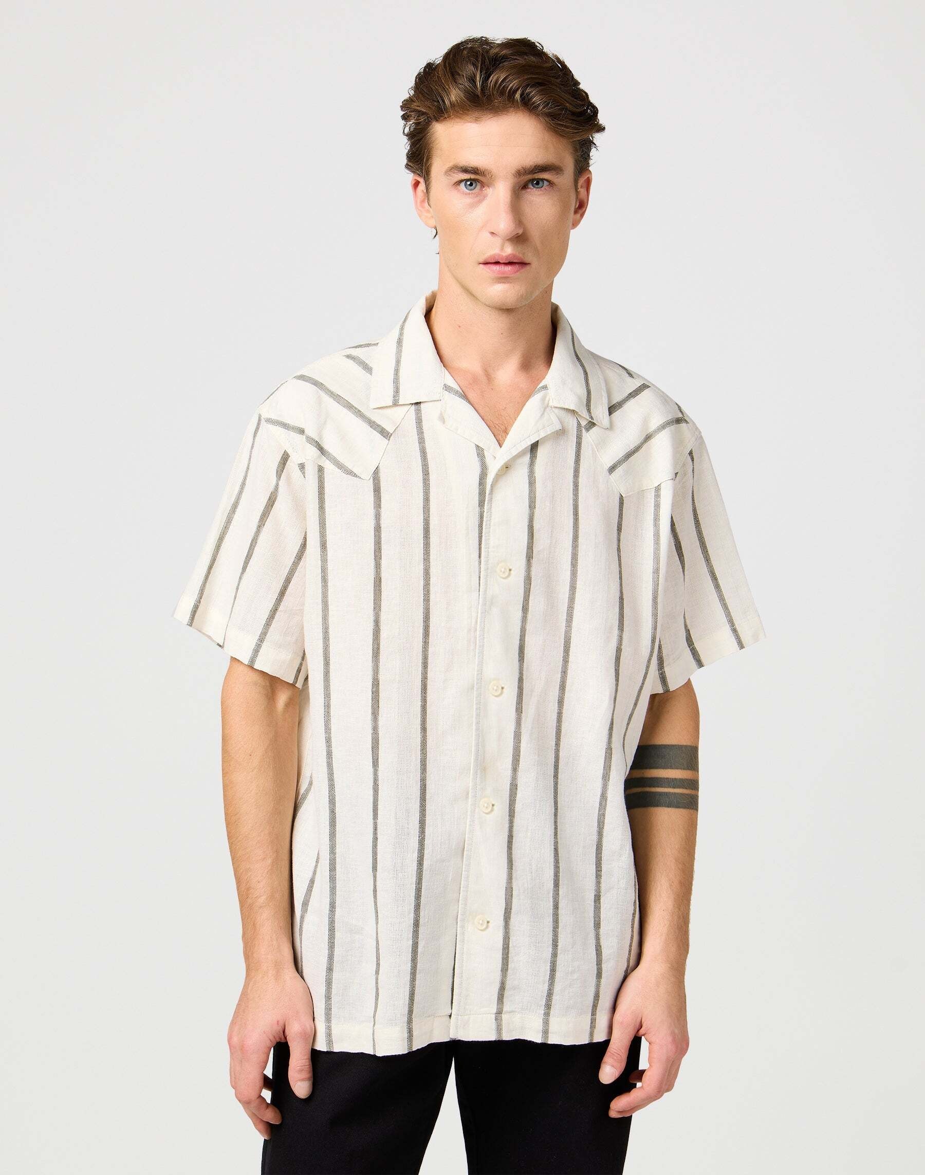 Wrangler Leinenhemd »WRANGLER Leinenhemd Ss W Resort Shirt«