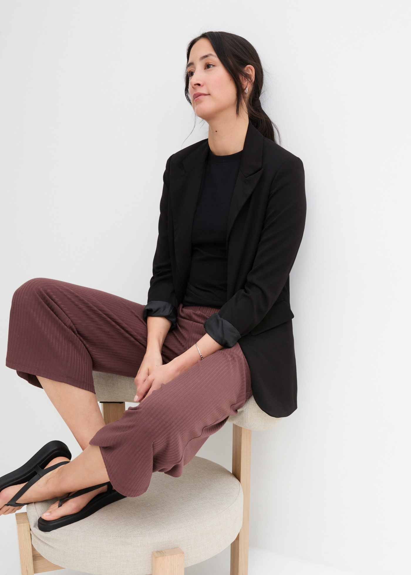 bonprix Pantalon en jersey »Jersey-Hose aus Rippe mit Bequembund«  En viscose, polyester et élasthanne, coupe décontractée, style décontracté