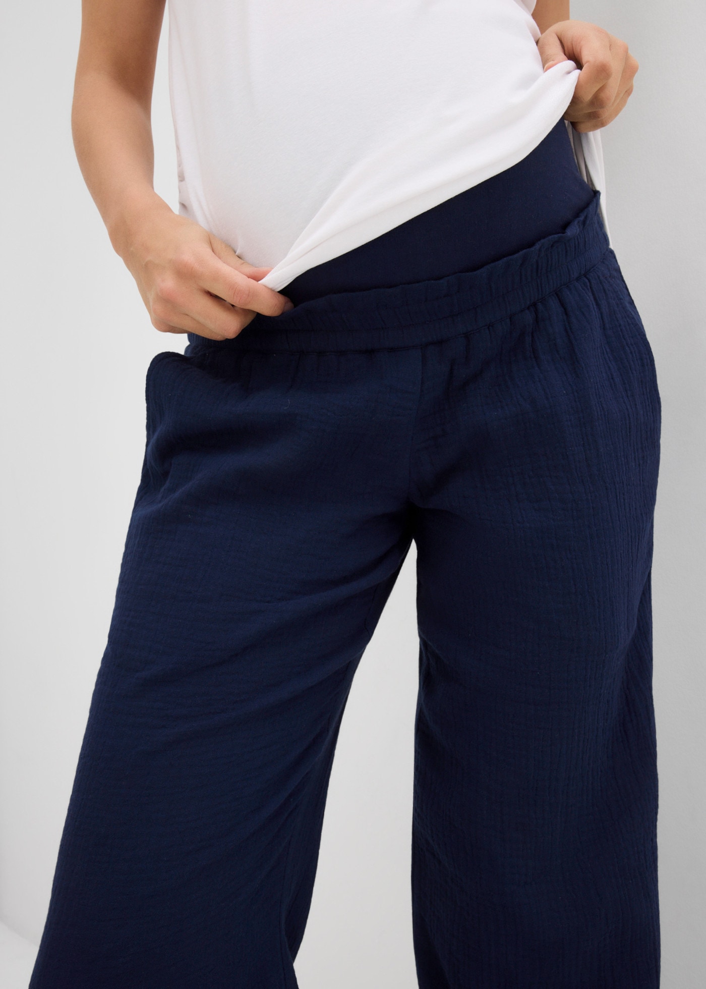 bonprix Pantalon de grossesse  en coton, respirant, avec large ceinture en jersey