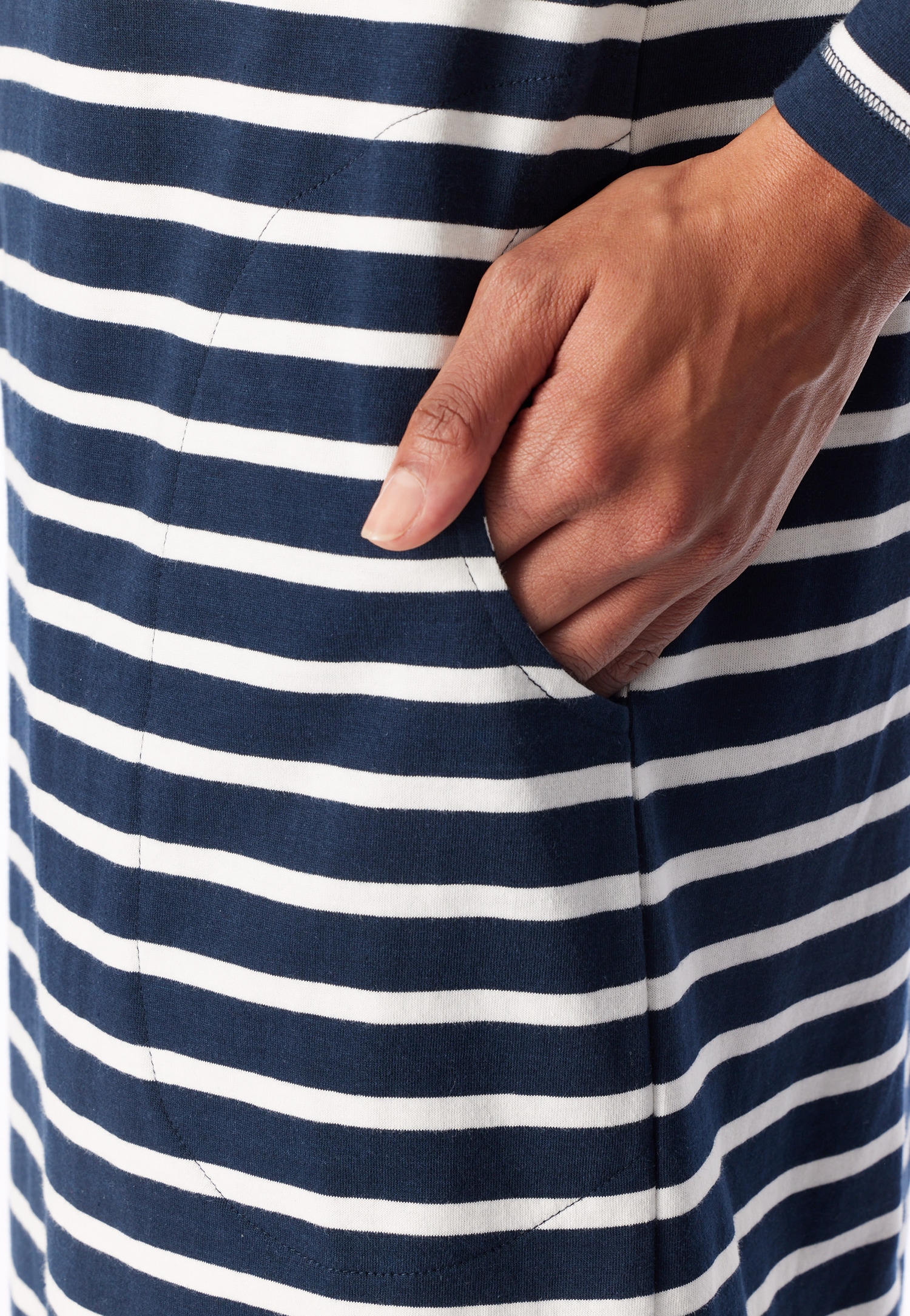 Schiesser Chemise de nuit »Casual Essentials« Paquet,  Poches externes avec col en V léger