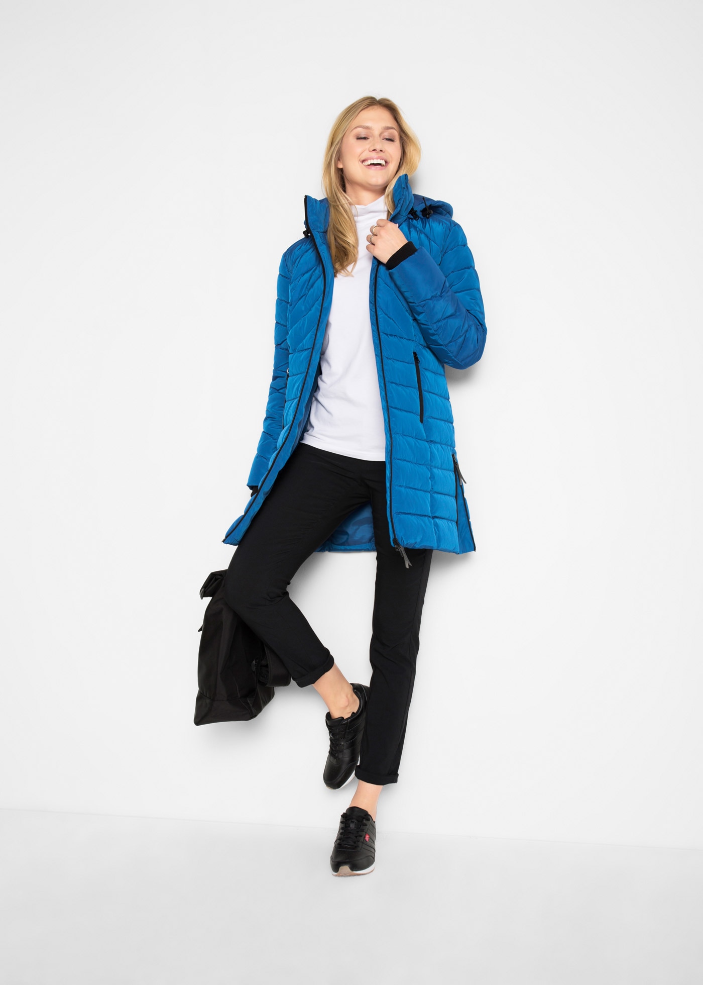 bonprix Veste matelassée »Winterjacke« avec capuche avec rembourrage, capuche amovible, facile d'entretien