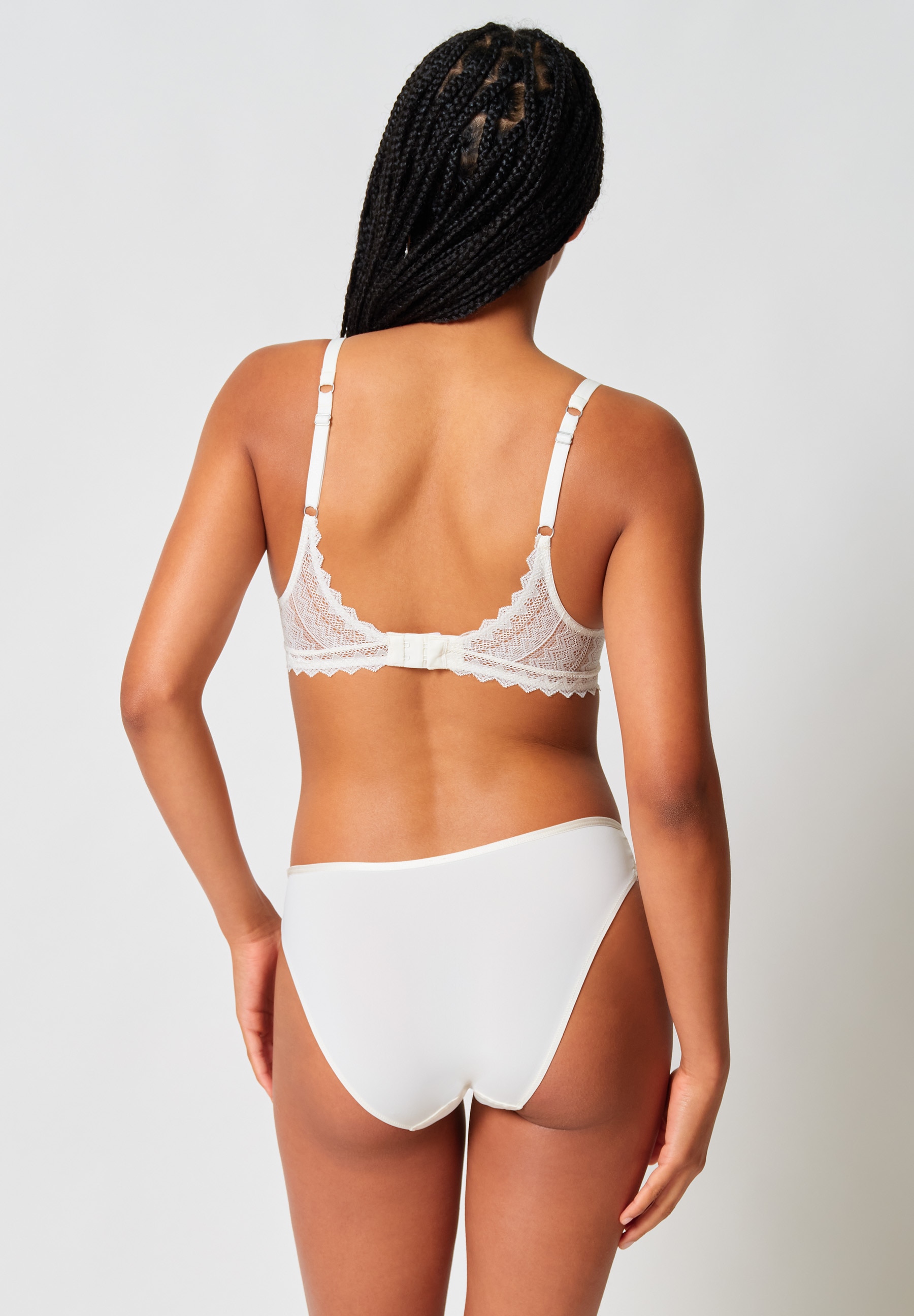 Skiny Schalen-BH »Initialace« Seiten und Unterbrust aus Spitze, gepolstert