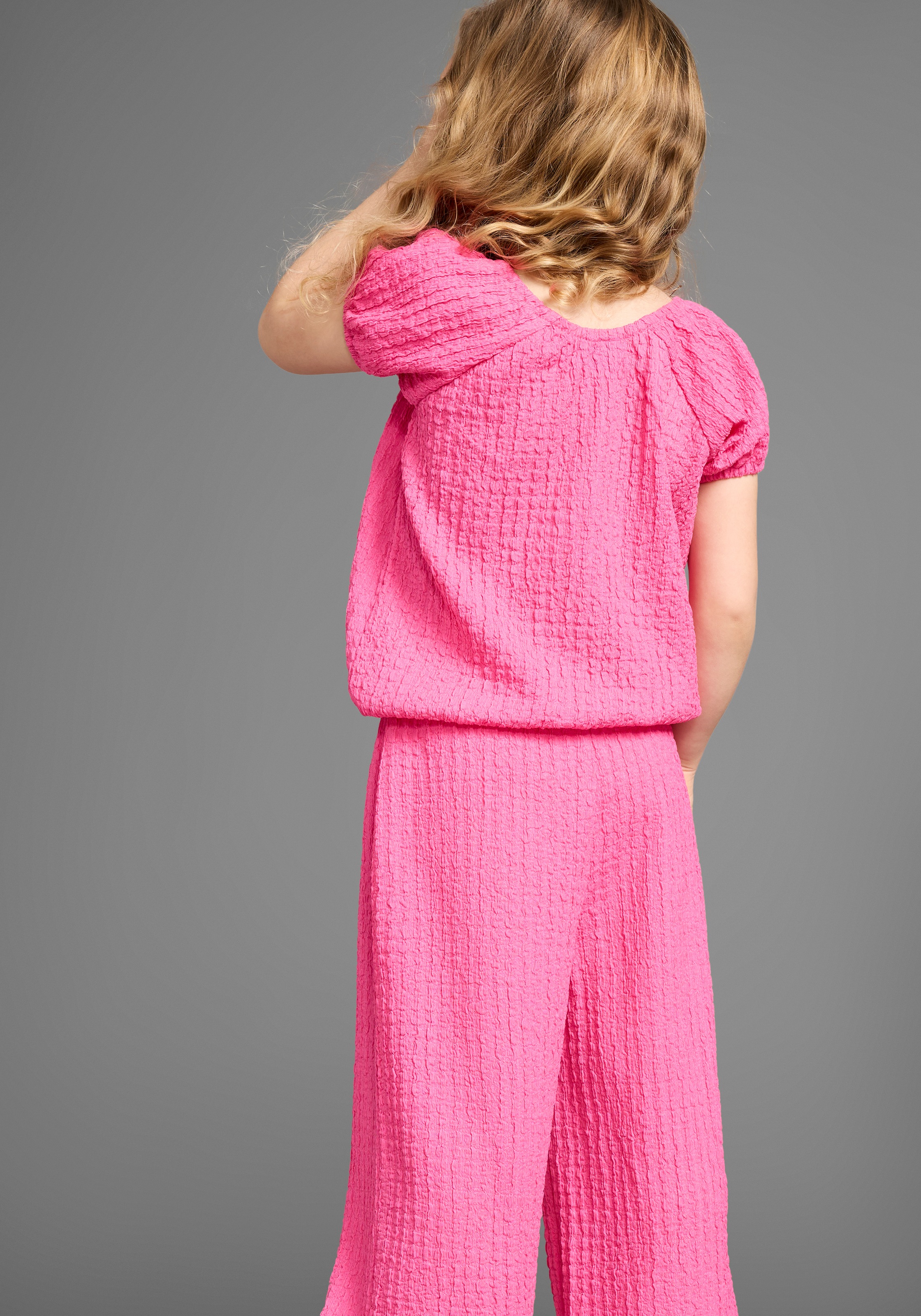 KIDSWORLD Shirt & Hose »Set: Carmen-Top + Hose« Set, 2, 2 Stk. tlg. Ganzes Outfit: Shirt mit Raglanärmeln und Hose