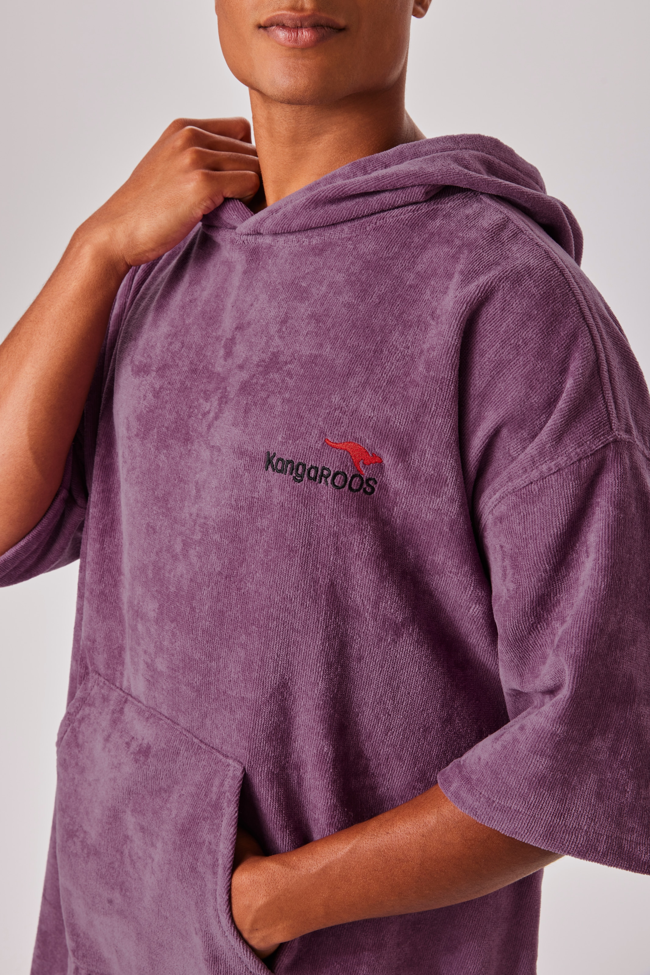 KangaROOS Badeponcho »Summer, ideal für Sauna, Spa & im Urlaub, Damen & Herren« 1 Stk. tlg., Surfponcho, mit Bauchtasche, 100% Baumwolle, Frottee