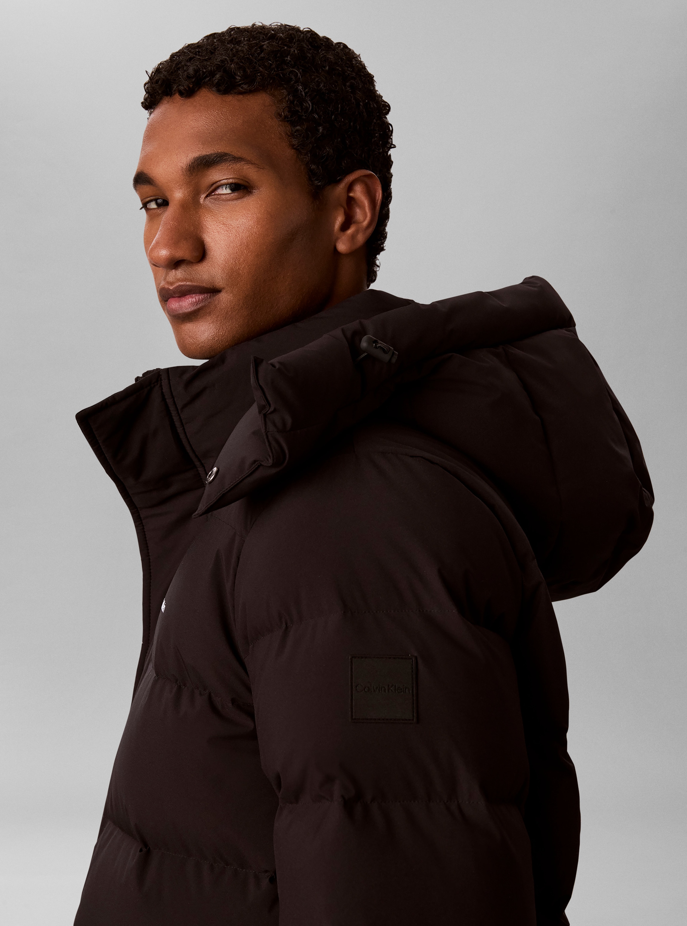 Calvin Klein Jeans Steppjacke »MATTE DOWN PUFFER« mit Kapuze Regular fit mit Kapuze