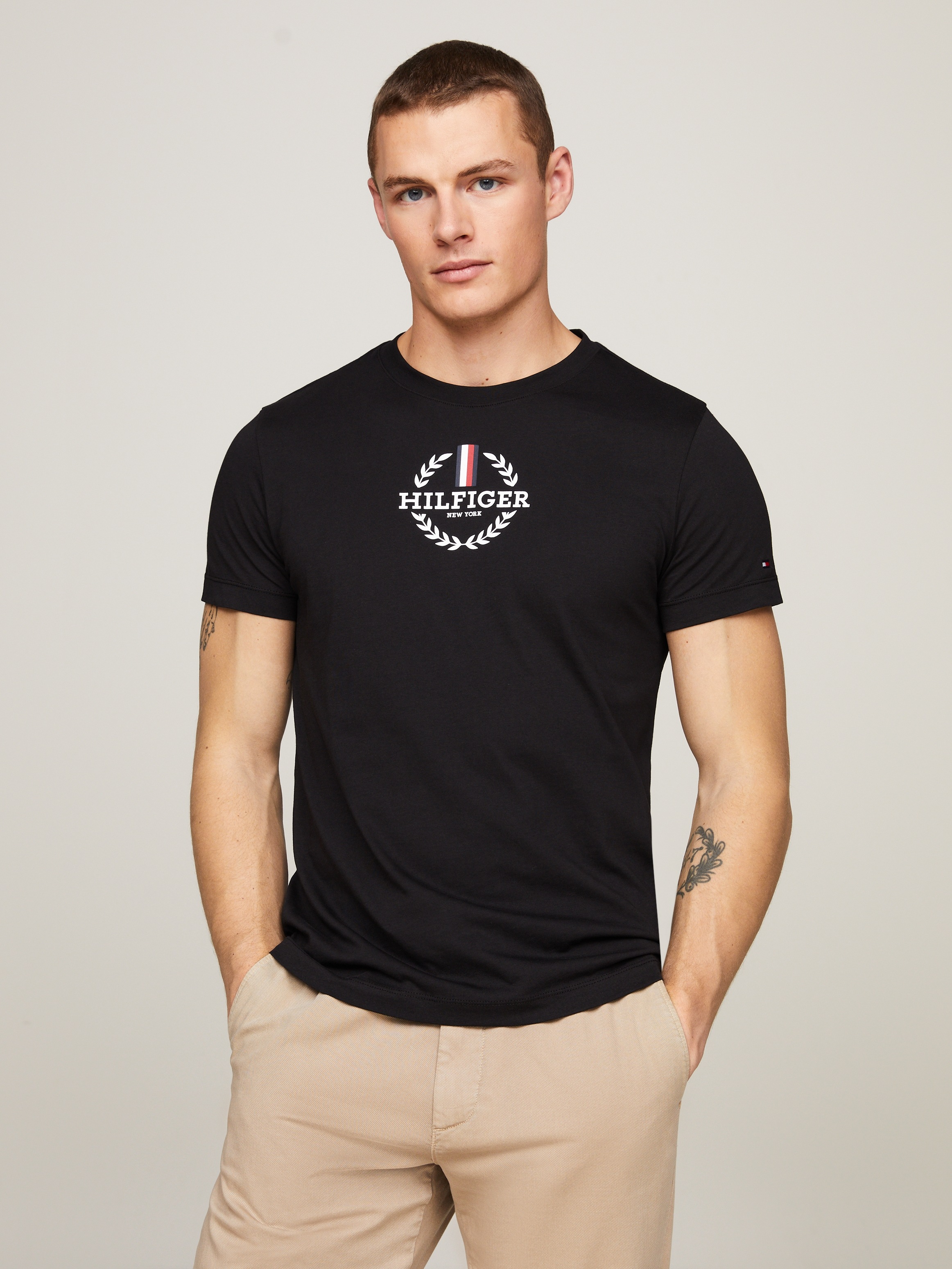 Image of Tommy Hilfiger T-Shirt "GLOBAL STRIPE WREATH TEE" mit Archive-Wappen-Logo