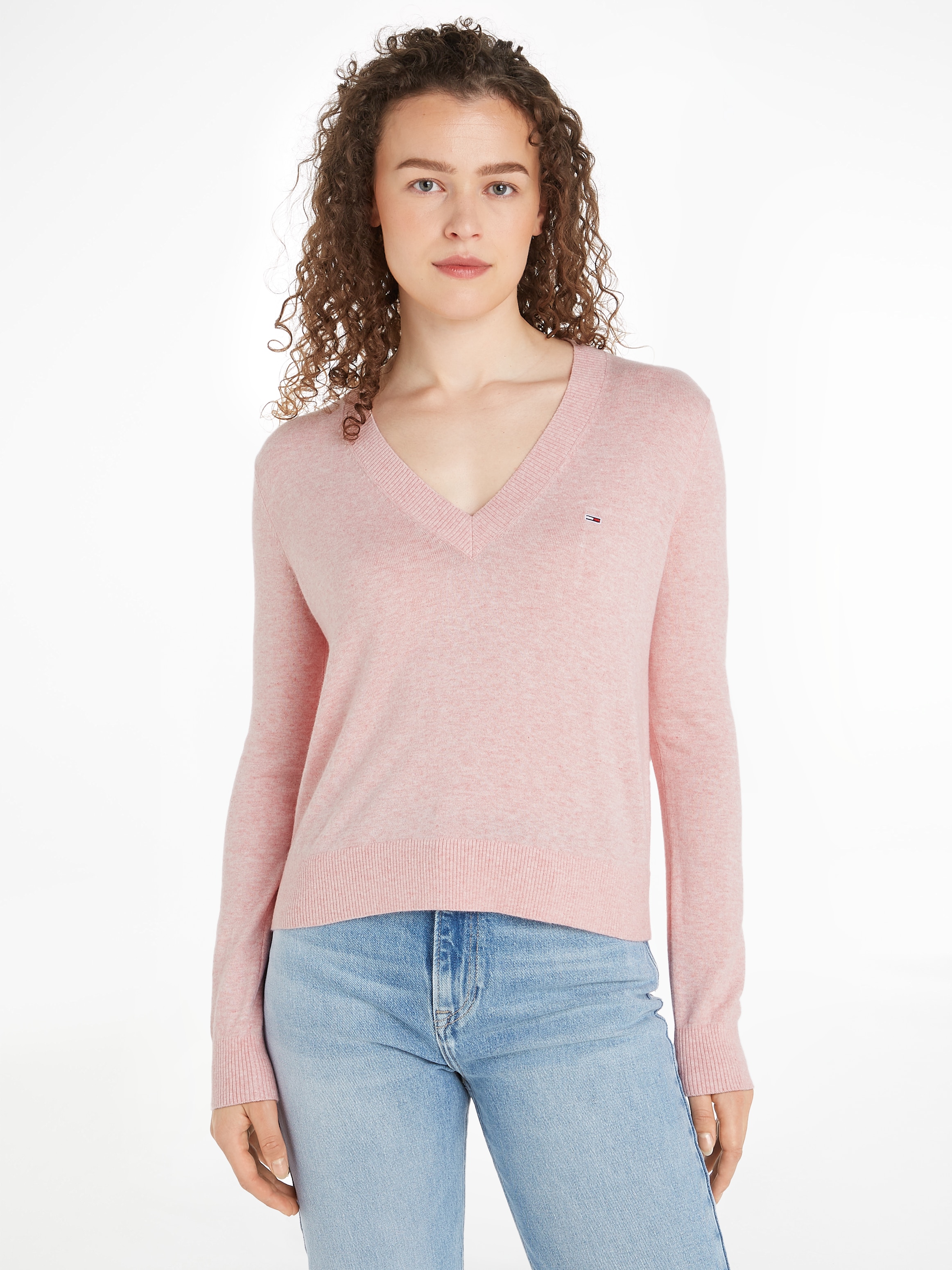 Tommy Jeans Strickpullover »TJW ESSENTIAL VNECK SWEATER EXT«, mit Logostickerei