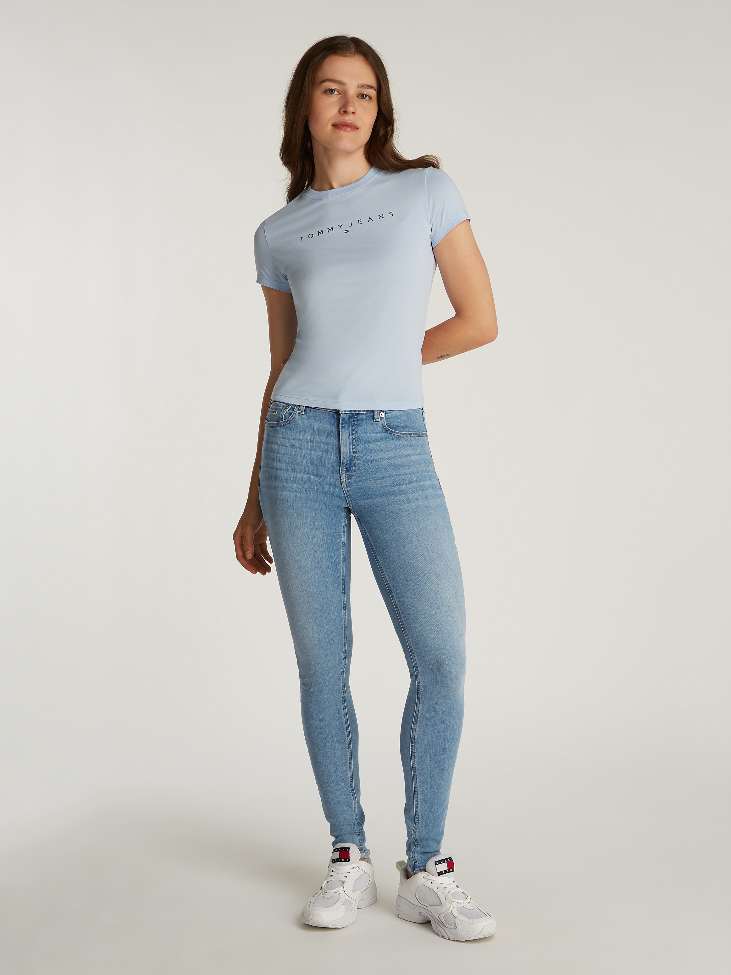 Tommy Jeans Skinny-fit-Jeans »Nora Mid Rise Skinny Fit«, mit Waschung, Logo-Badge