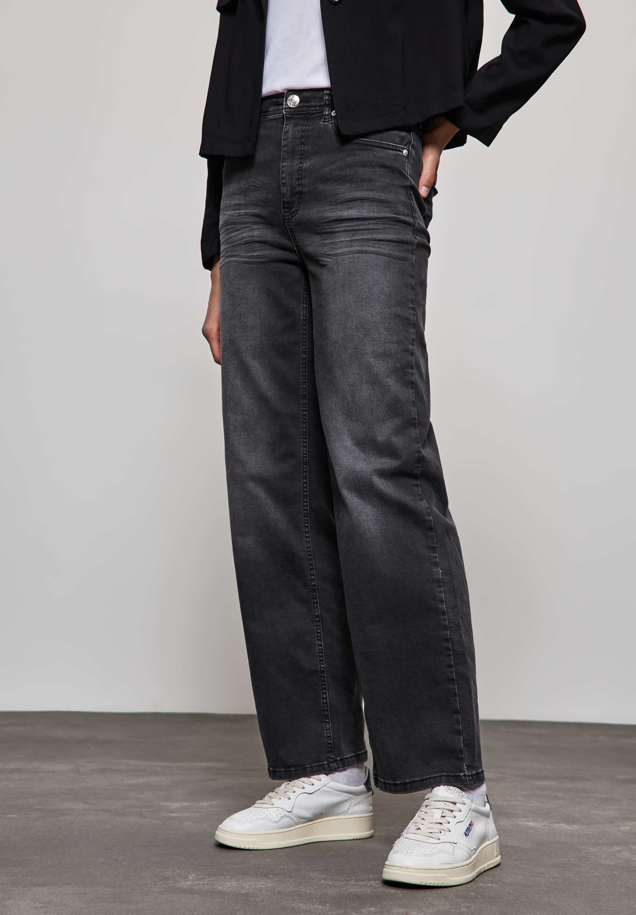 Loose-fit-Jeans, in schwarzer Waschung