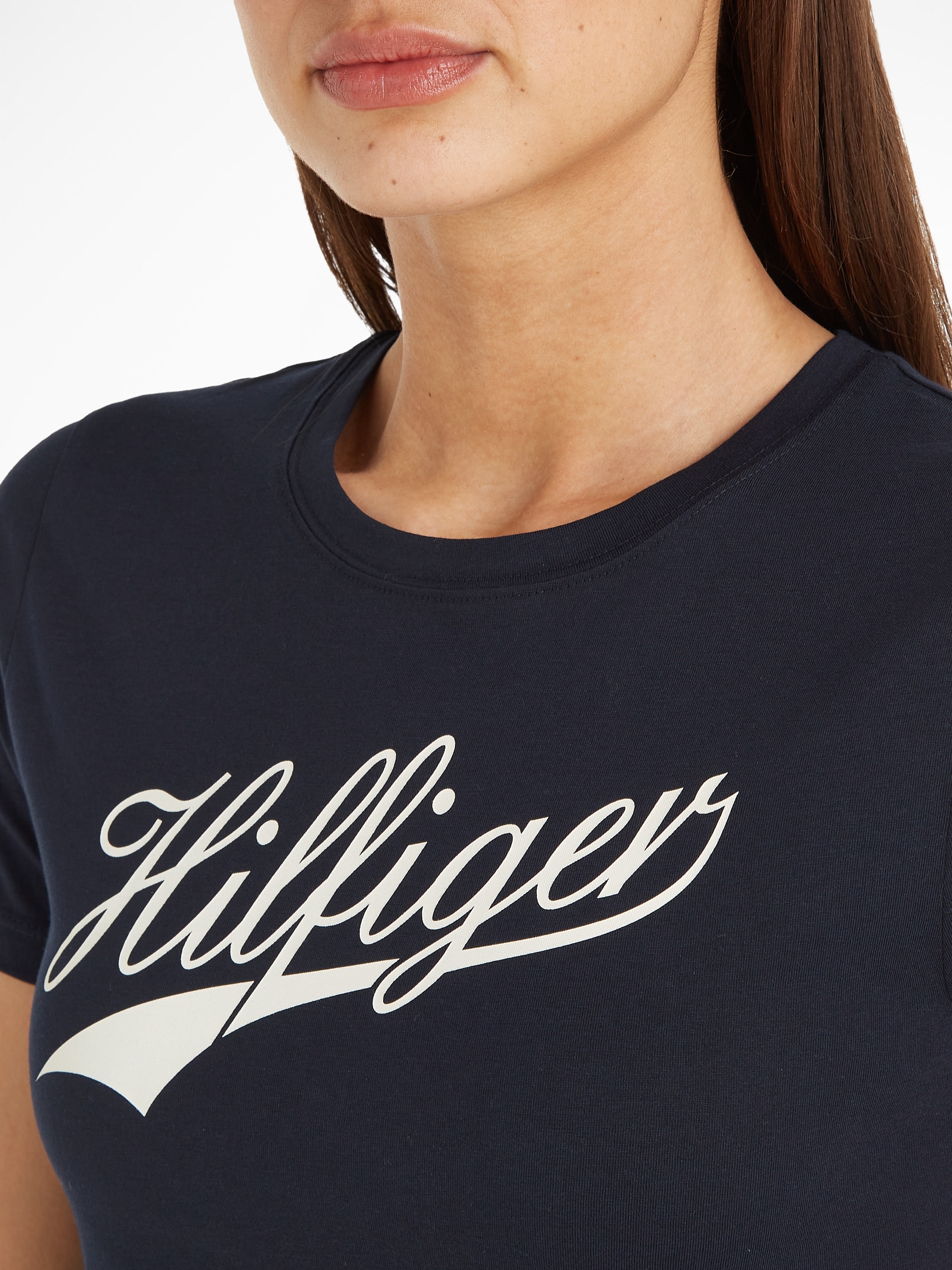 Tommy Hilfiger Rundhalsshirt »SLIM H85 C-NK SS TEE SS«, mit grossem Hilfger Logo-Schriftzug