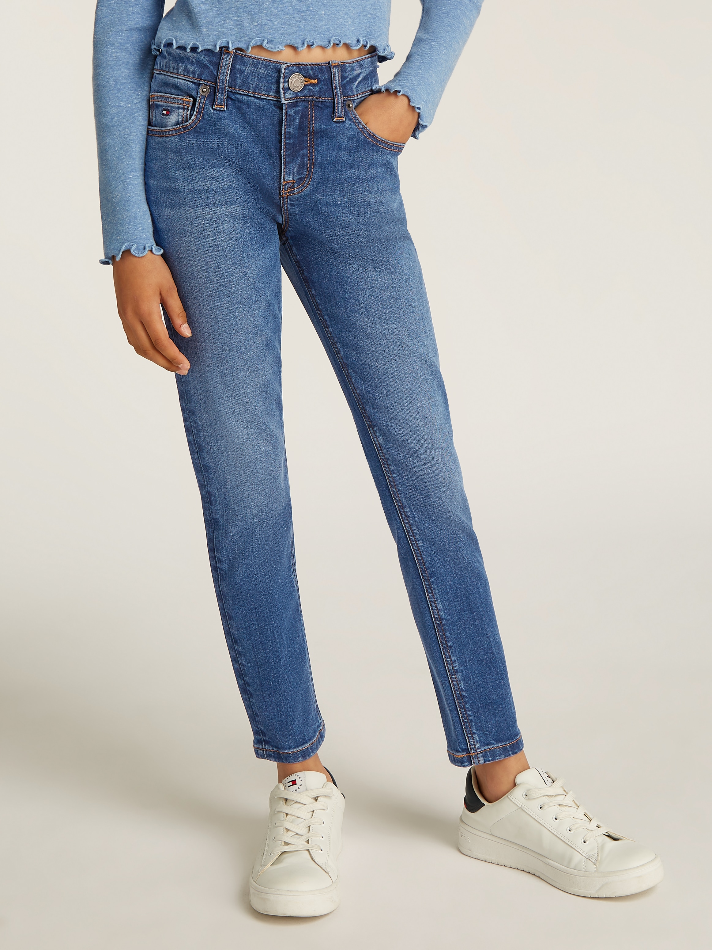 TOMMY HILFIGER Skinny-fit-Jeans »NORA SKINNY«, in blauer Waschung