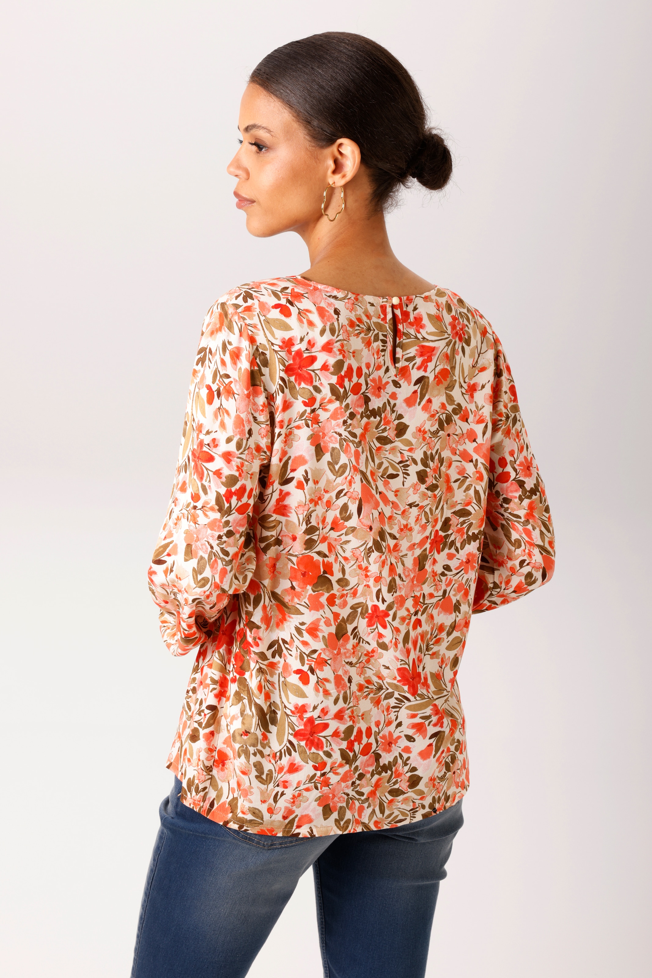 Aniston CASUAL Schlupfbluse mit farbharmonischem Blumendruck - NEUE KOLLEKTION