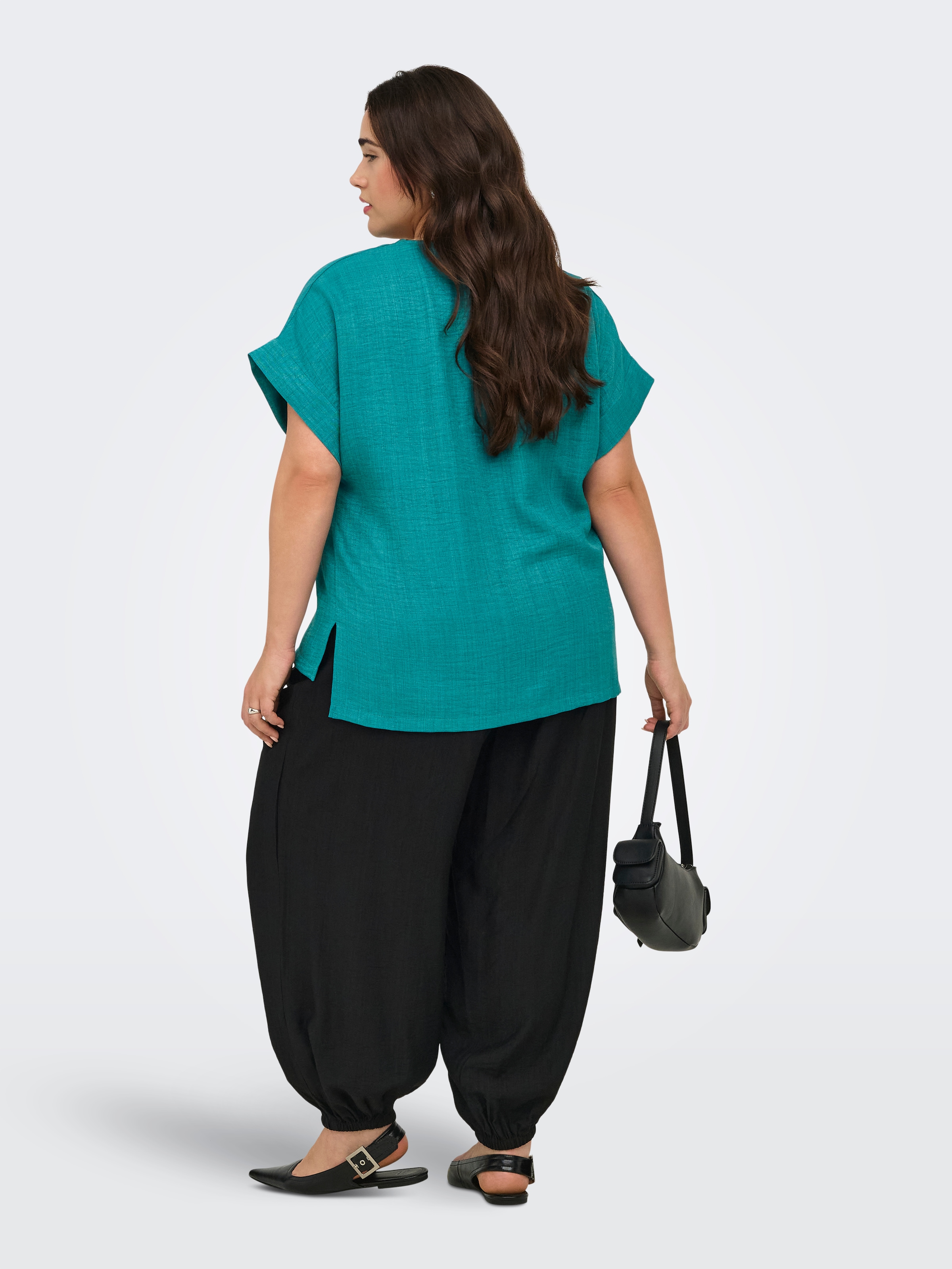 ONLY CARMAKOMA Blouse à manches courtes »CARBAY S/S V-NECK TOP WVN« fibre synthétique, coupe régulière