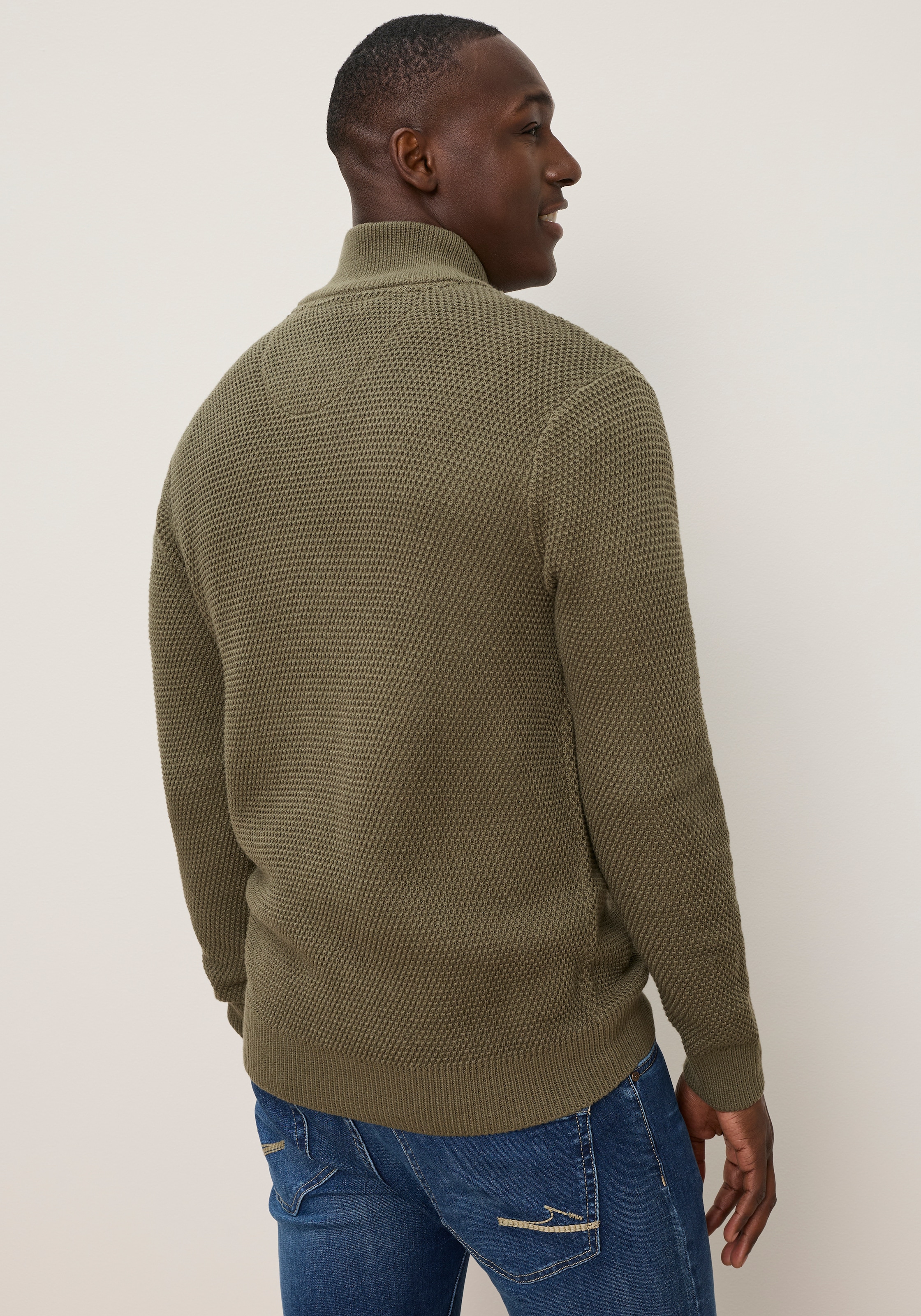DELMAO Troyer »Neue Kollektion! Highlight Kontrast- Reissverschluss« aus Strickmaterial, Regular Fit, mit Label-Applikation