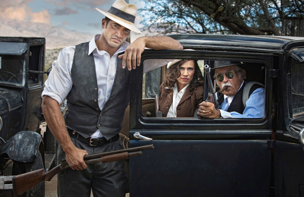 Image of Papermoon Fototapete »GANGSTERS-20 JAHRE VINTAGE RETRO USA OLDTIMER WAFFEN«, Vliestapete, hochwertiger Digitaldruck, inklusive Kleister bei Ackermann Versand Schweiz