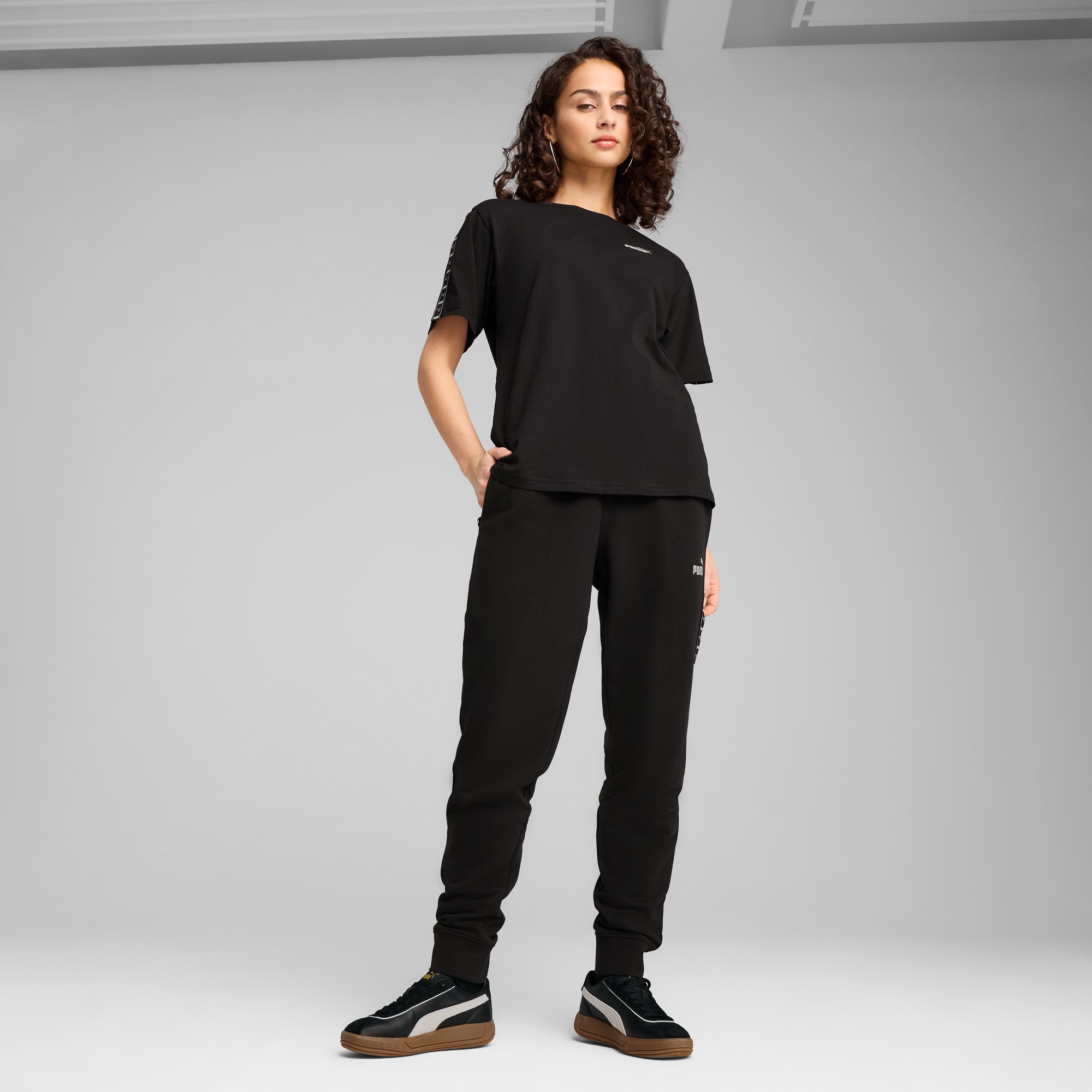 PUMA T-Shirt »ESS TAPE RELAXED TEE«