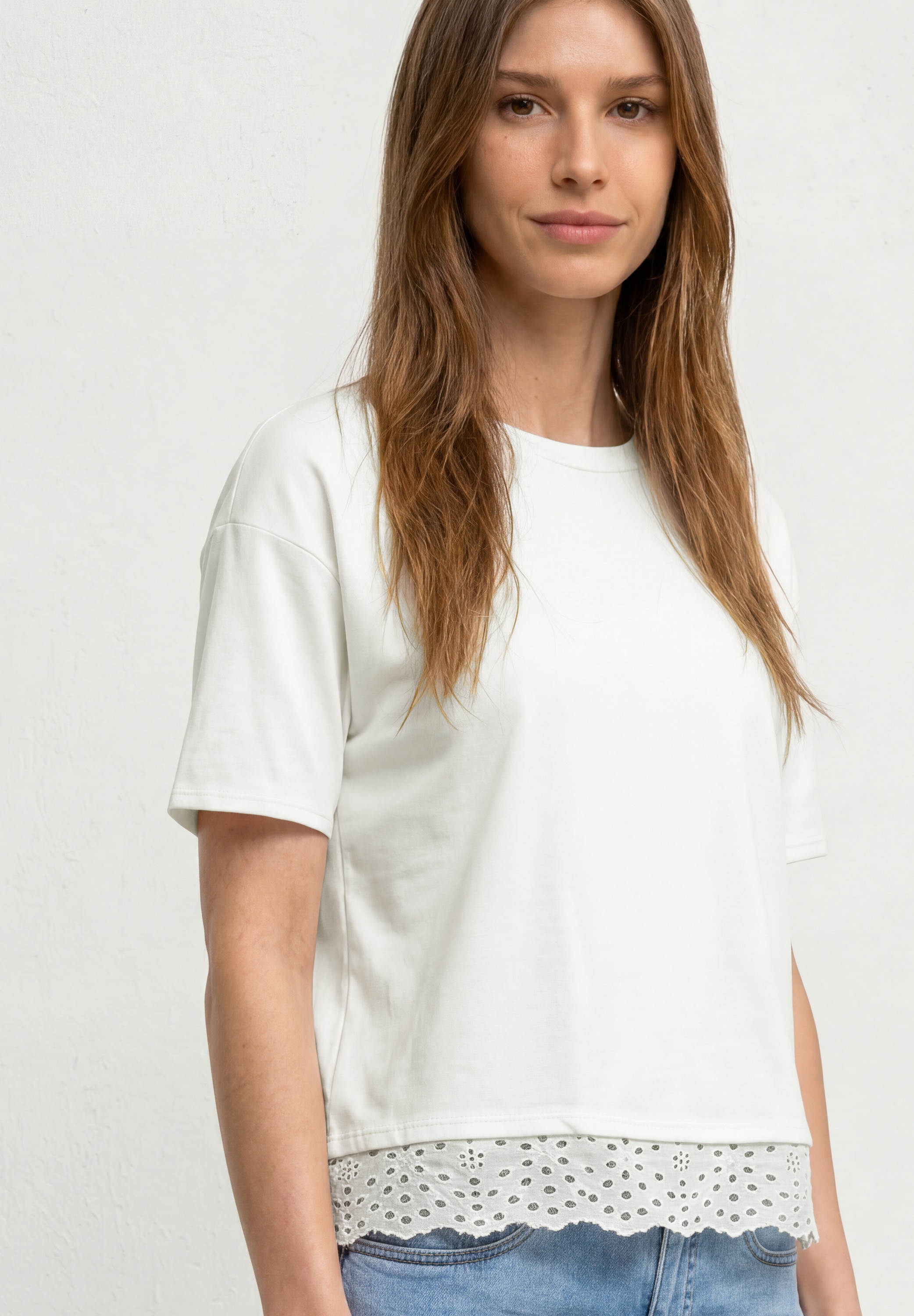 Image of STREET ONE Kurzarmshirt Sommershirt mit Spitzenborte am Saum
