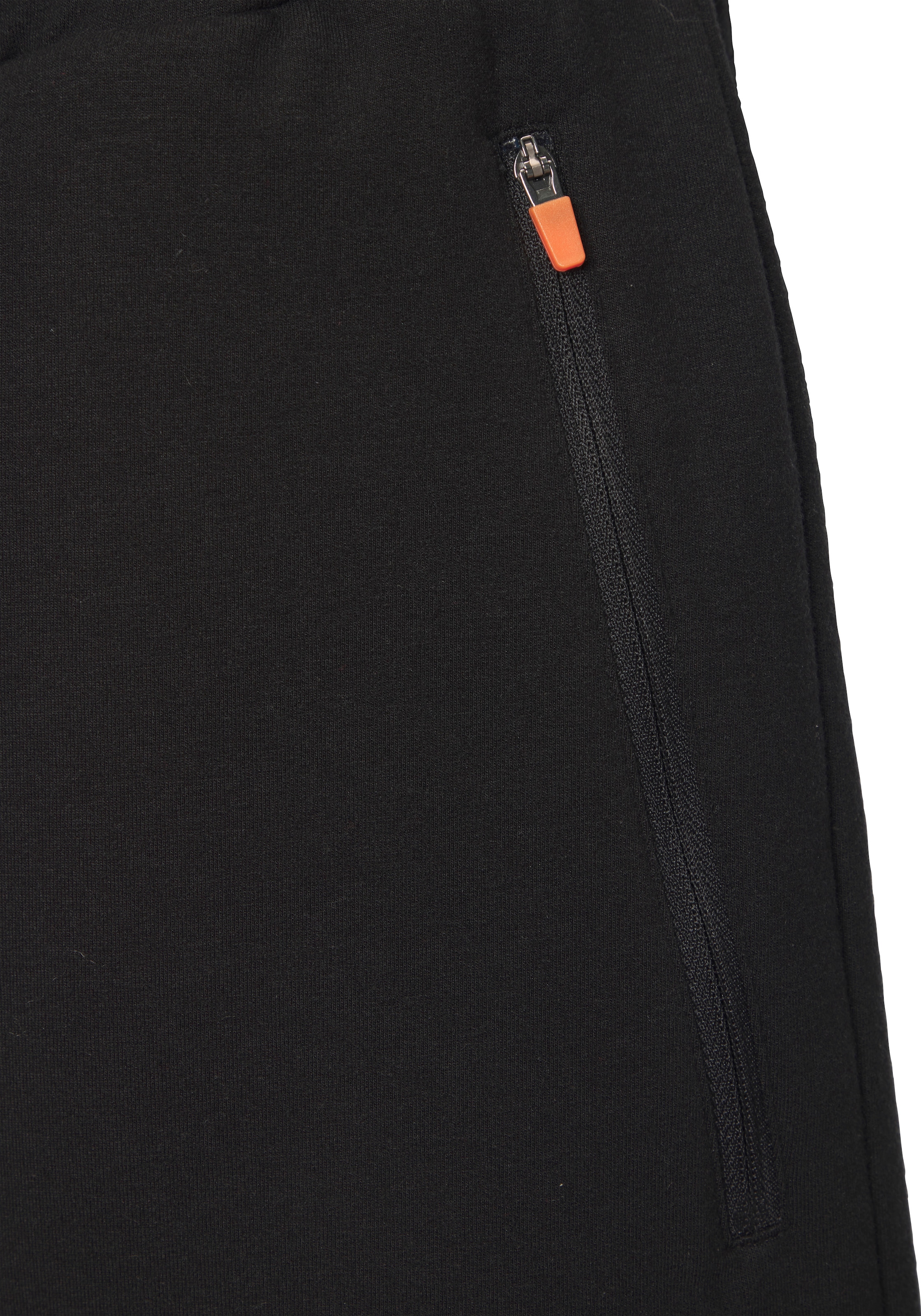 Bench. Sweatshorts  mit Reissverschlusstaschen