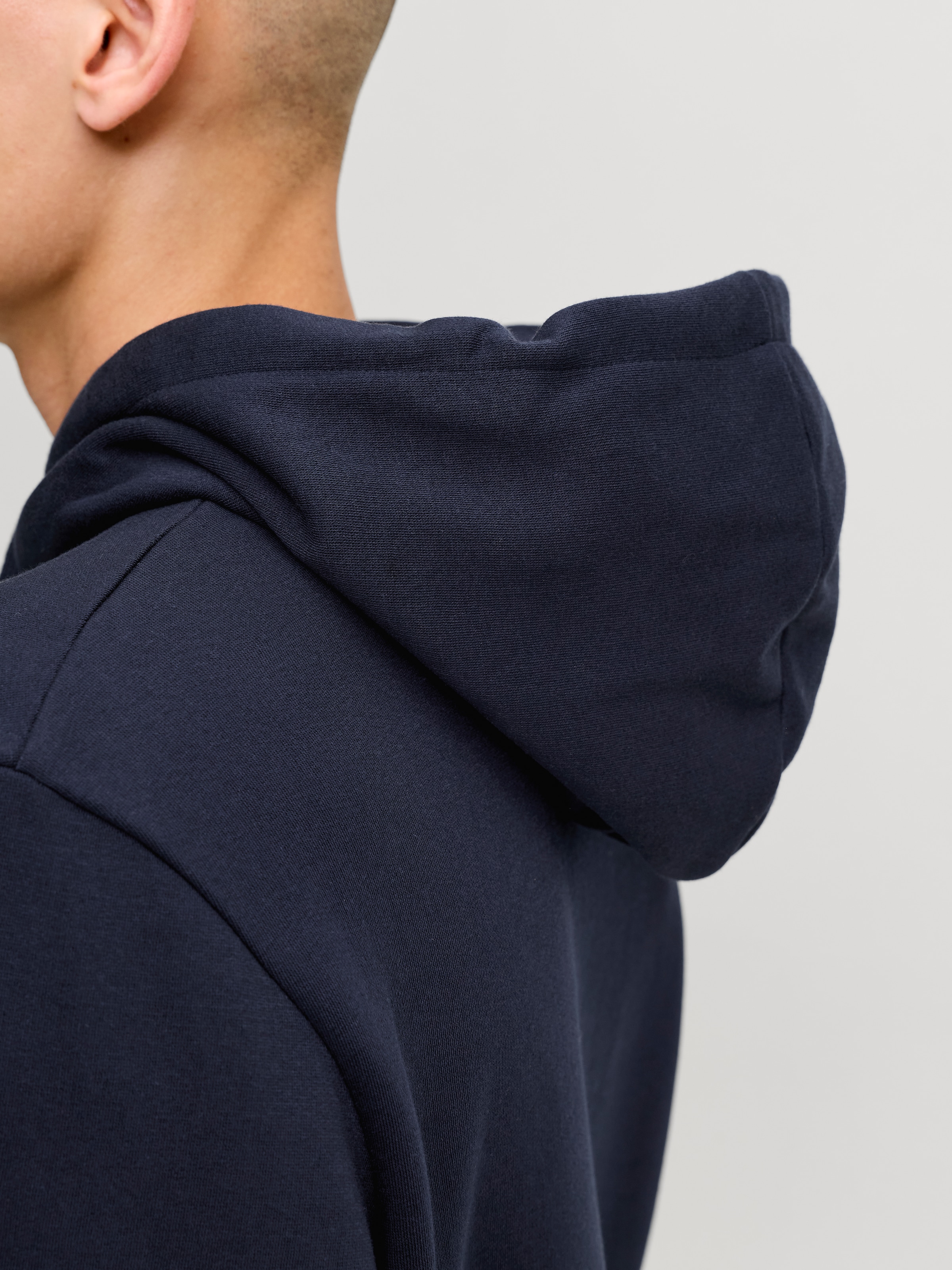 Jack & Jones Sweat à capuche »JJELOGO SWEAT HOOD 2 COL AW26 SN«, mélange coton, coupe régulière
