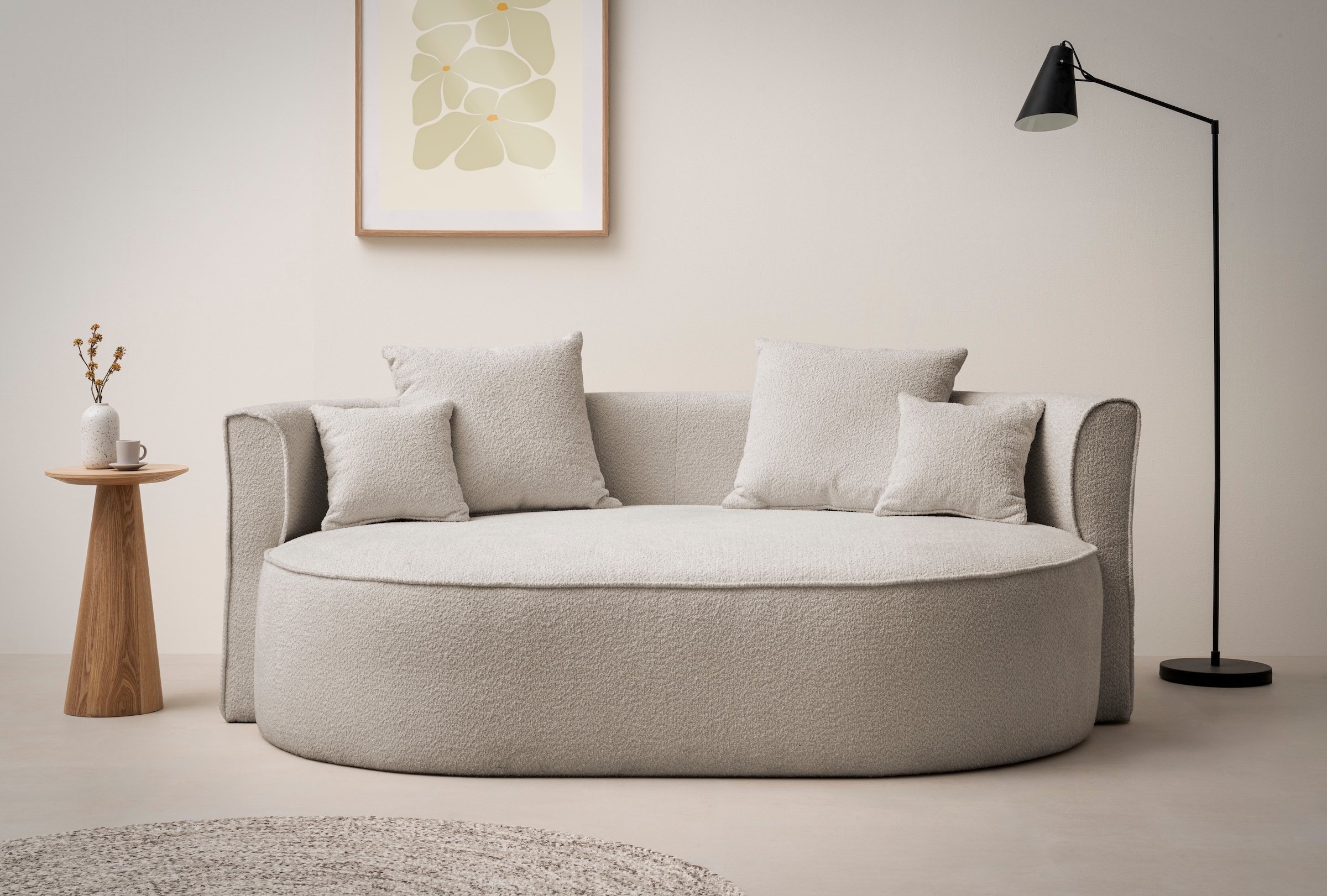 LeGer Home by Lena Gercke 2,5-Sitzer »ISALIE, rundes Loungesofa, mit Kissen, perfekt gepolstert«, moderne Stoffe, mit 4 Zierkissen, extra grosse Sitzfläche